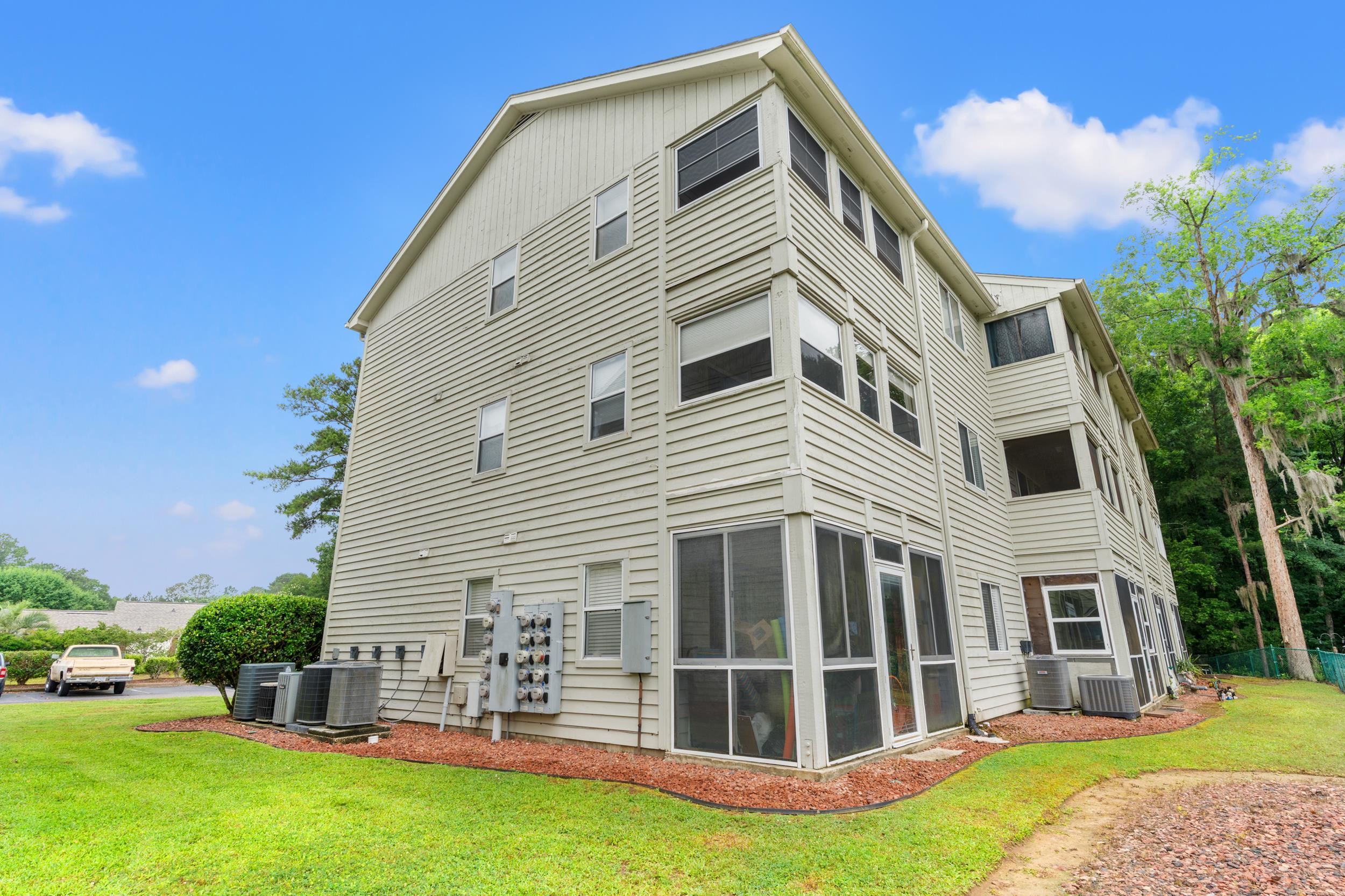 1460 Blue Tree Ct. Property Photo 15