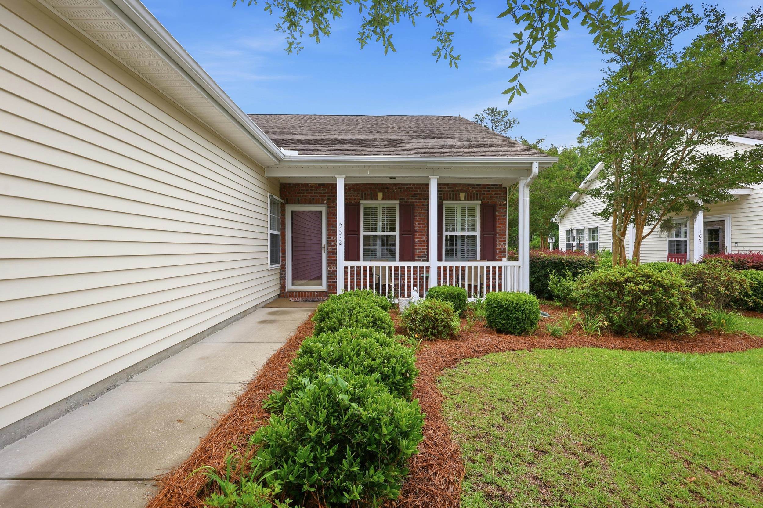 93 Hidden Oaks Ct. Property Photo 2