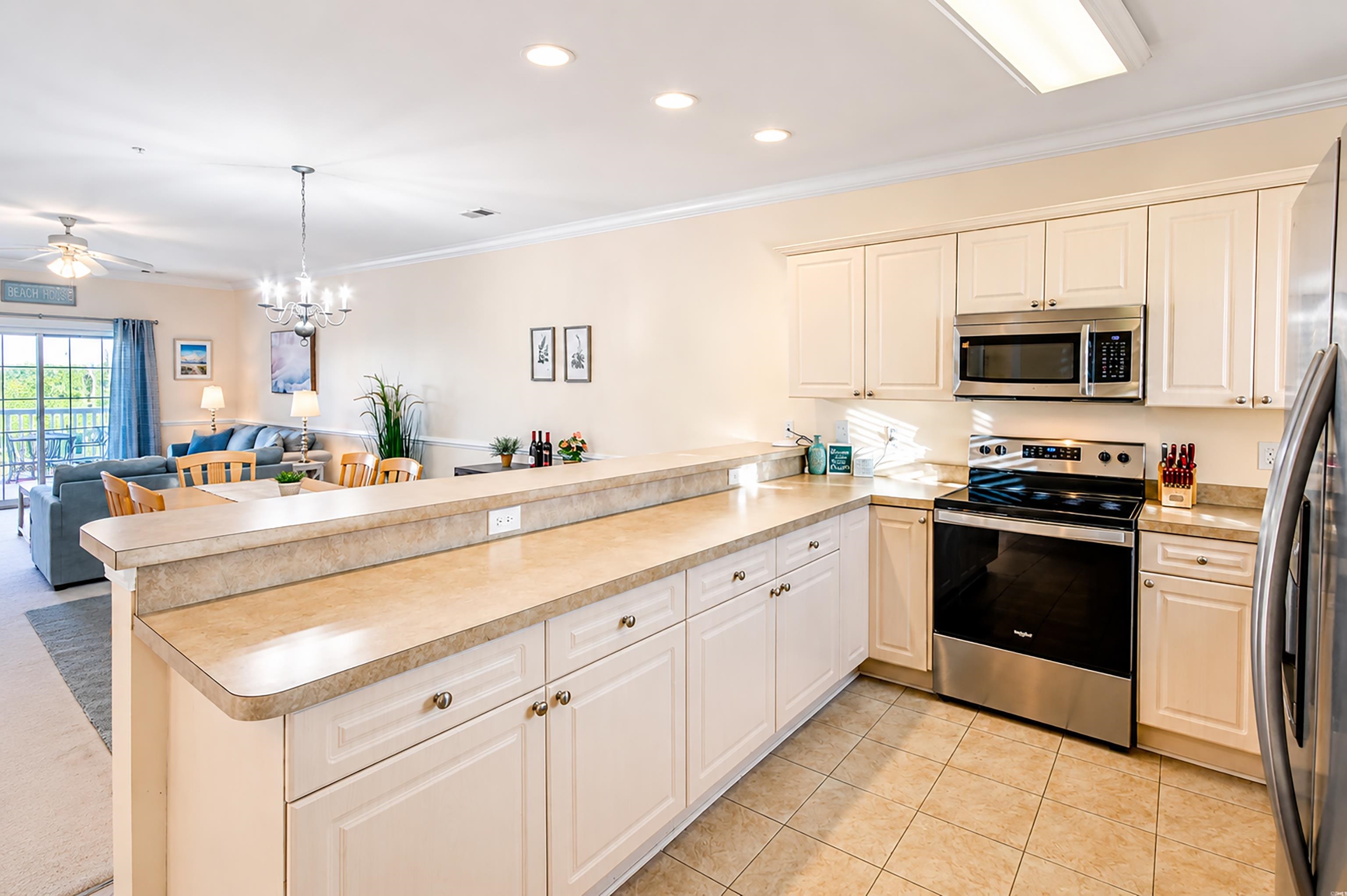4898 Luster Leaf Circle Property Photo 5