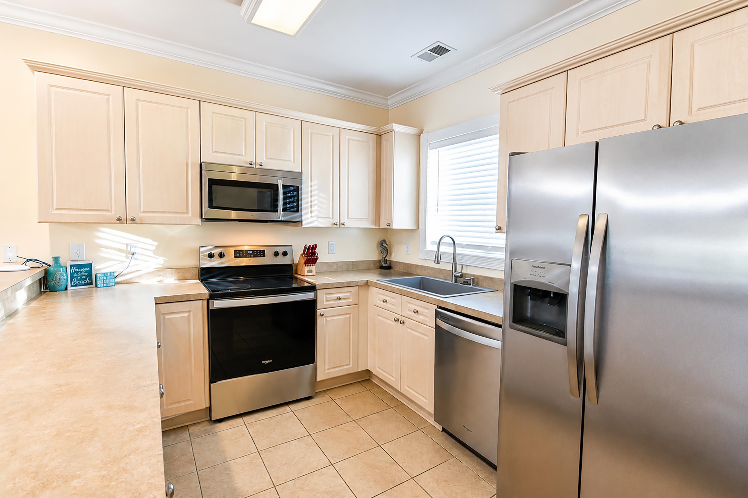 4898 Luster Leaf Circle Property Photo 6