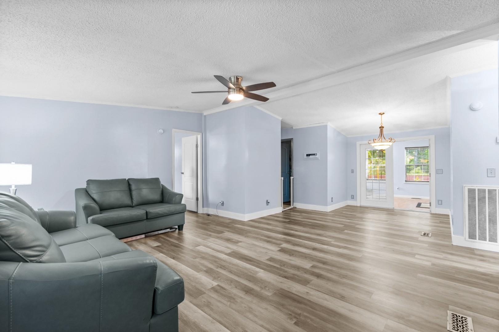 3279 Lyndon Dr. Property Photo 4