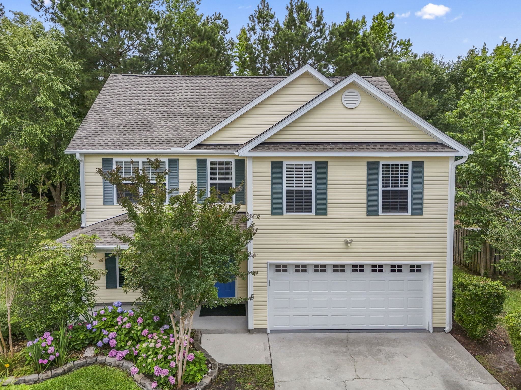 136 Molinia Dr. Property Photo 1