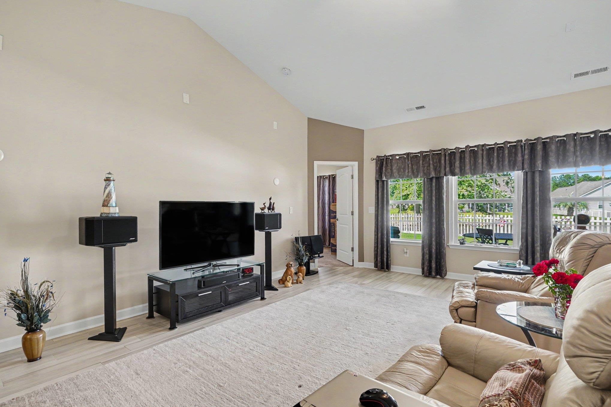 1218 White Fox Ct. Property Photo 3