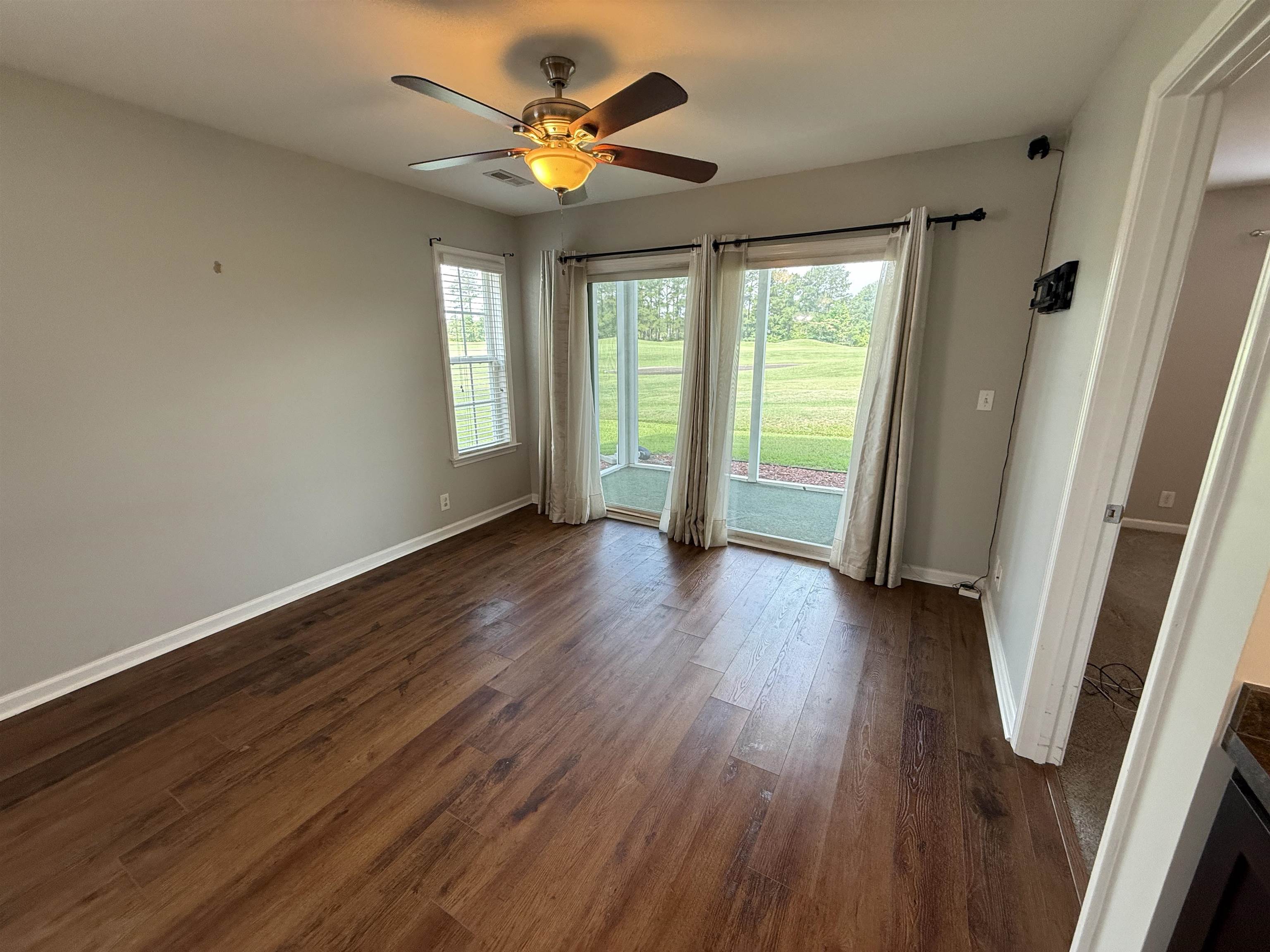 653 Tupelo Ln. Property Photo 8