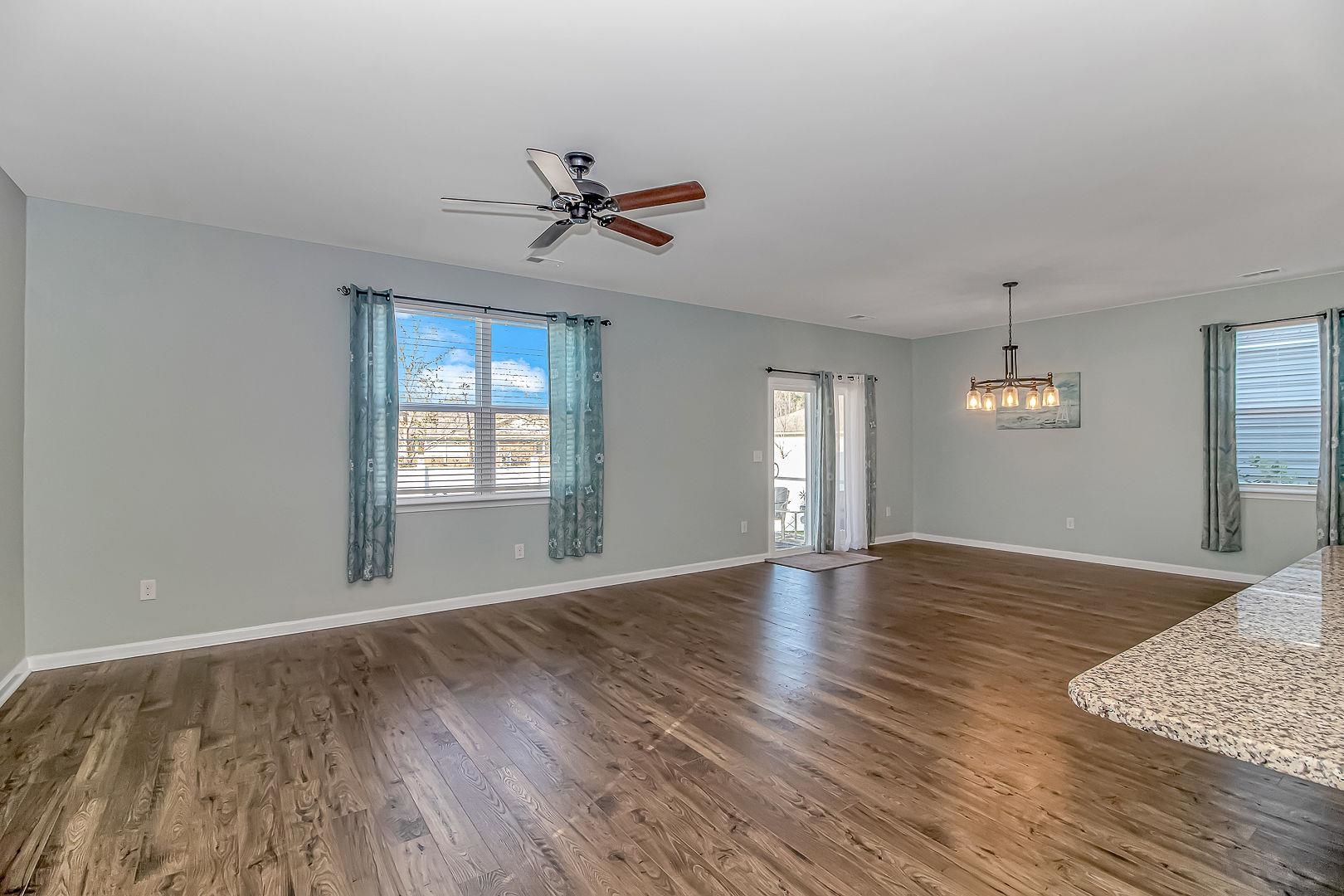 228 Pin Oak Dr. Property Photo 6
