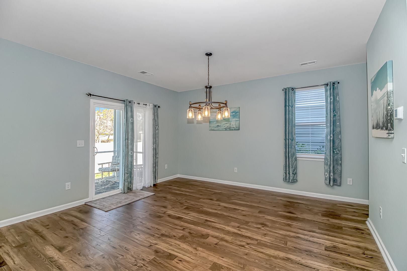 228 Pin Oak Dr. Property Photo 14