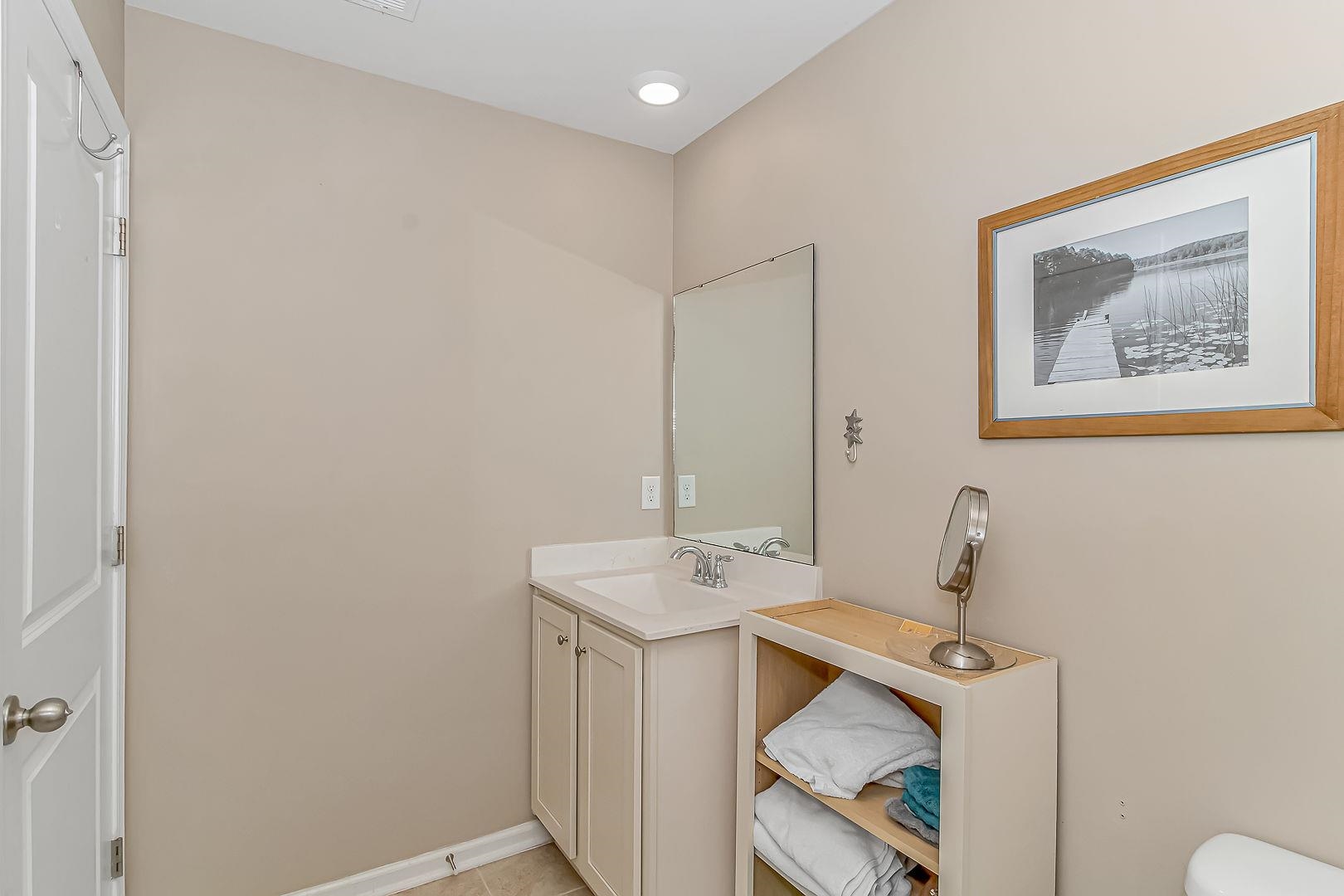 228 Pin Oak Dr. Property Photo 28