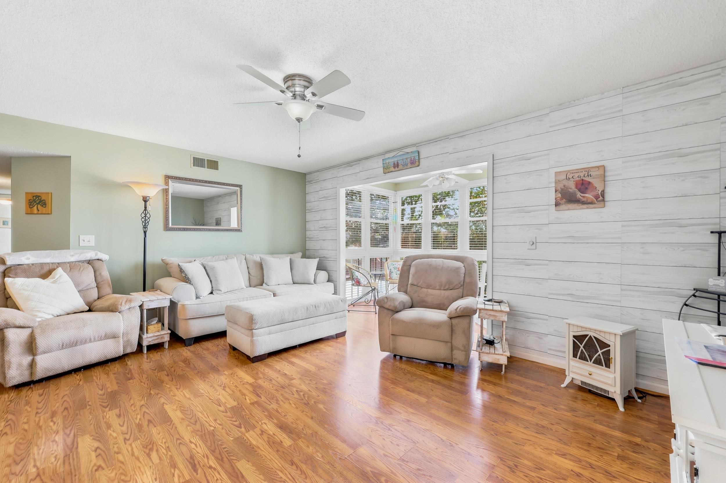 2257 Huntingdon Dr. Property Photo 6