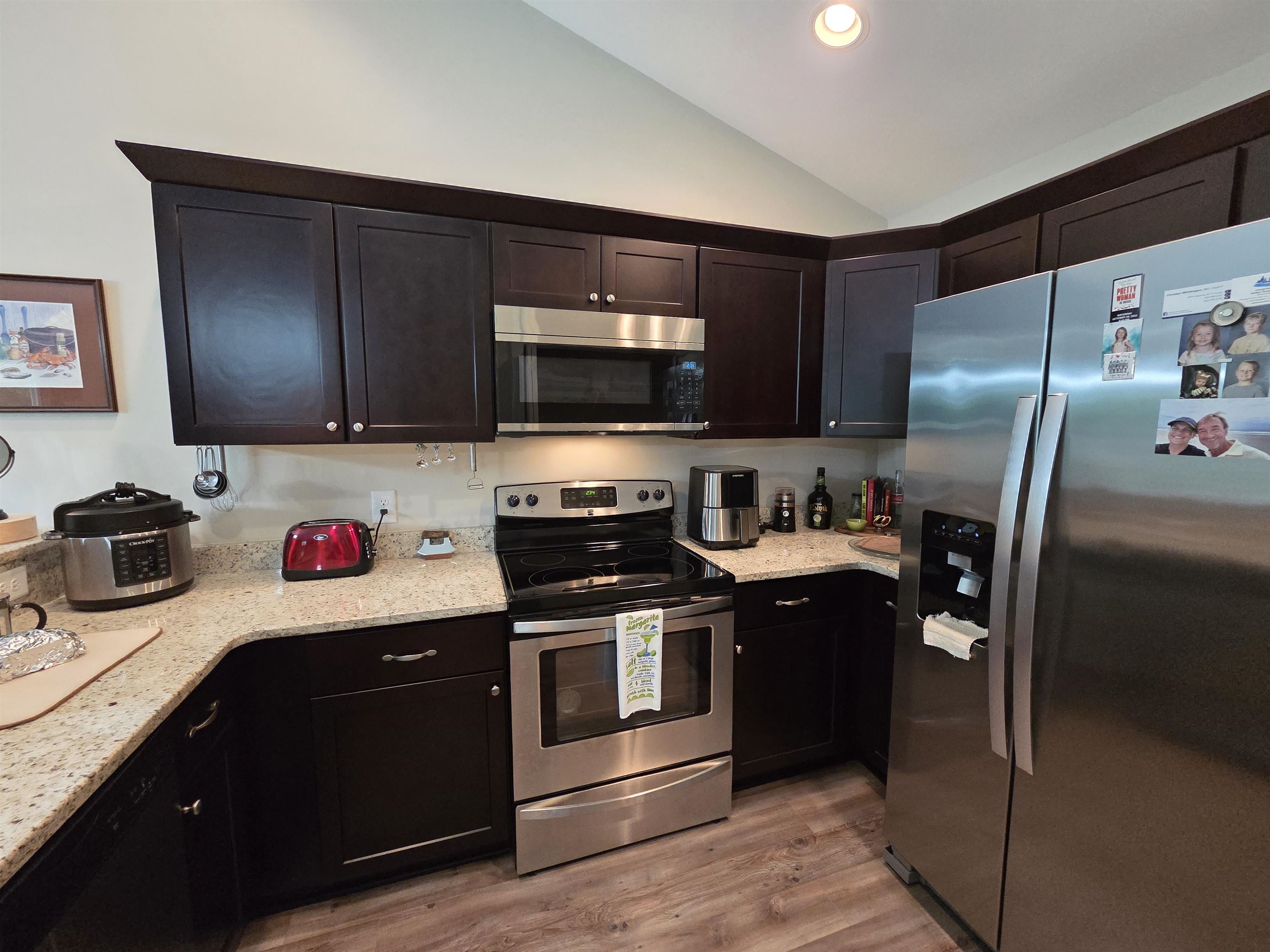 145 Ecum Secum Pl. Property Photo 4