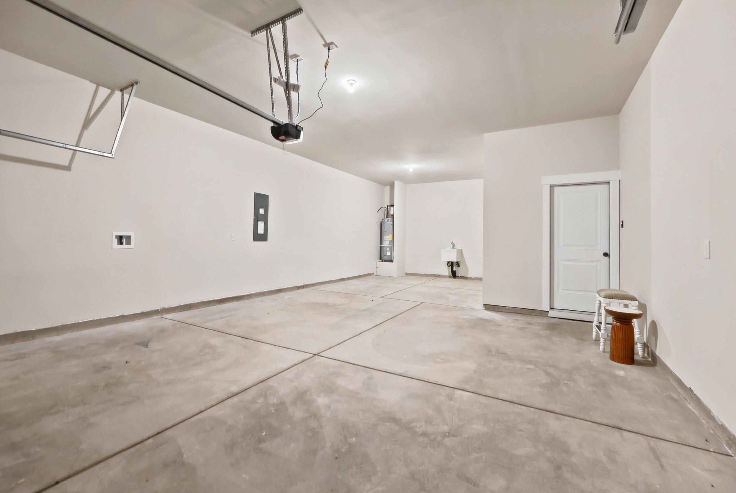 996 Triton Ave. Property Photo 14