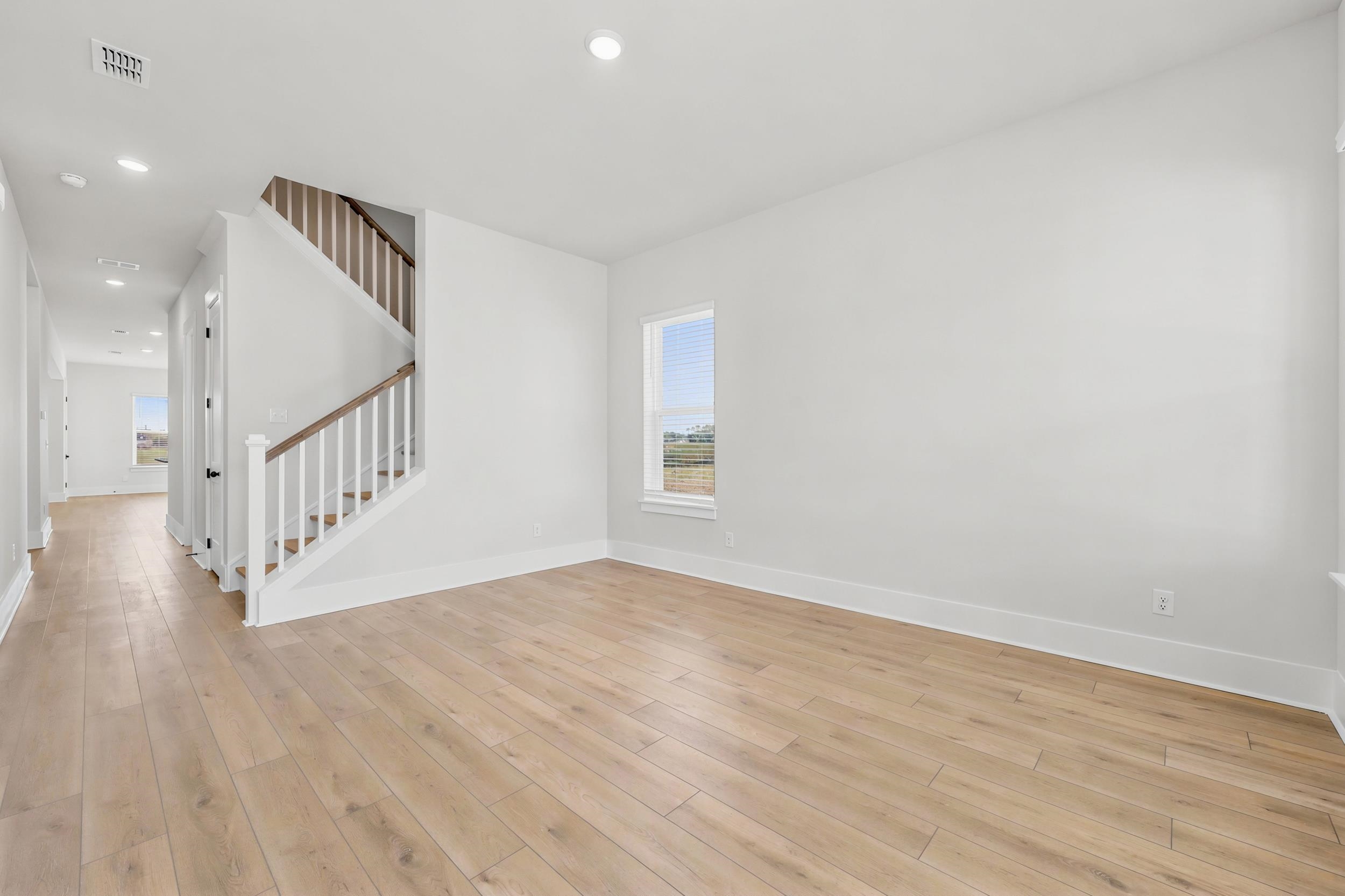 988 Triton Ave. Property Photo 12