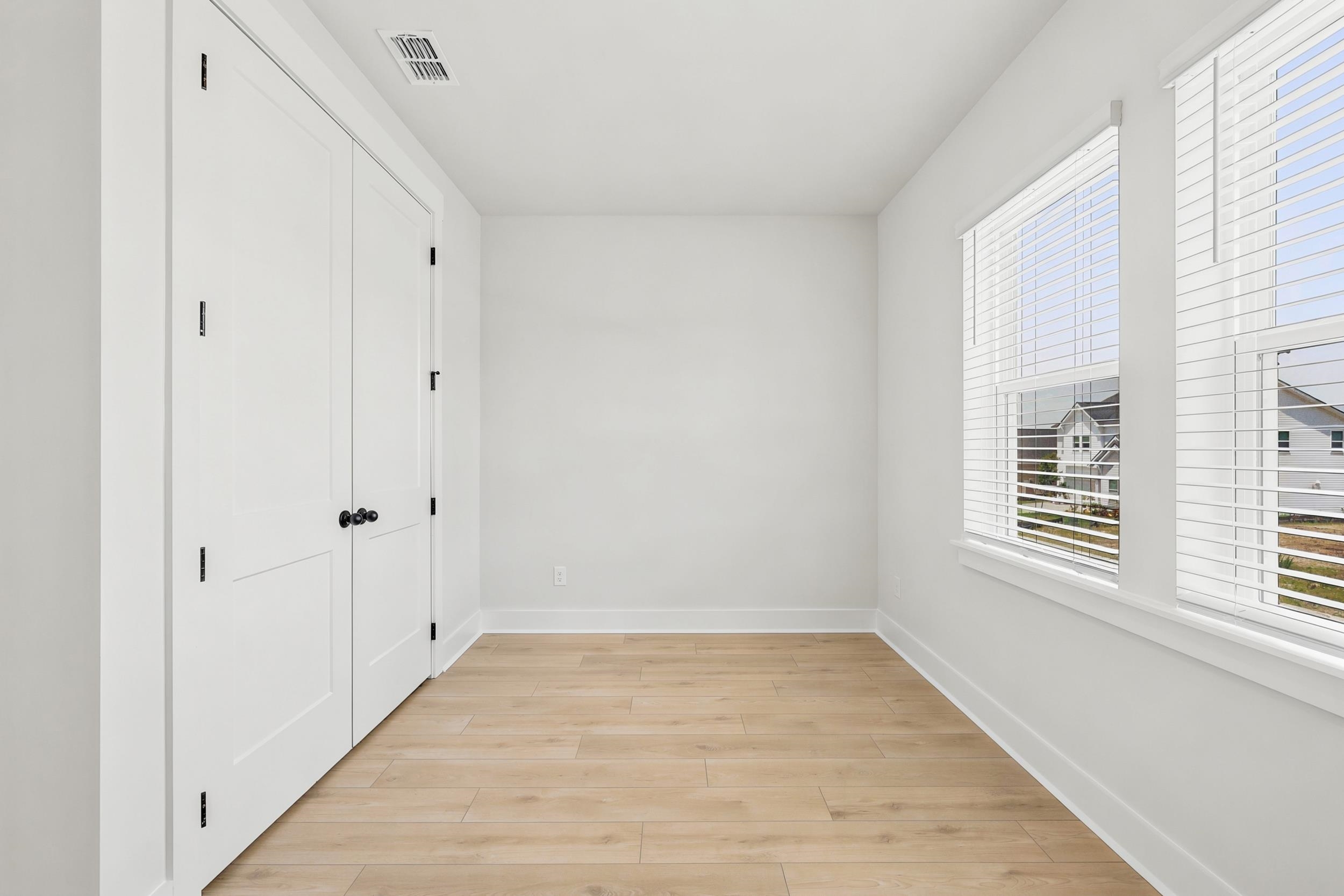 988 Triton Ave. Property Photo 32