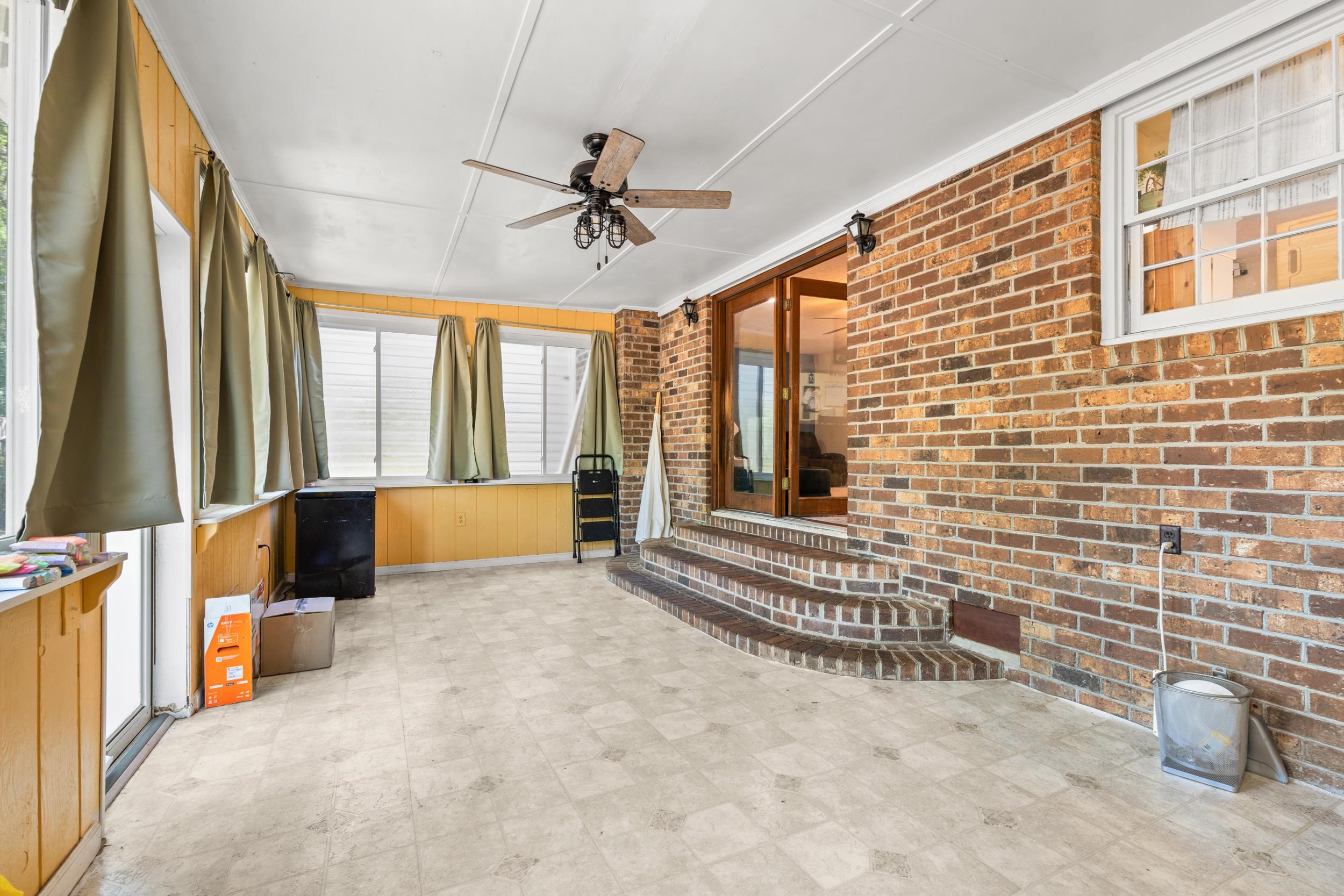 410 Paul St. Property Photo 18