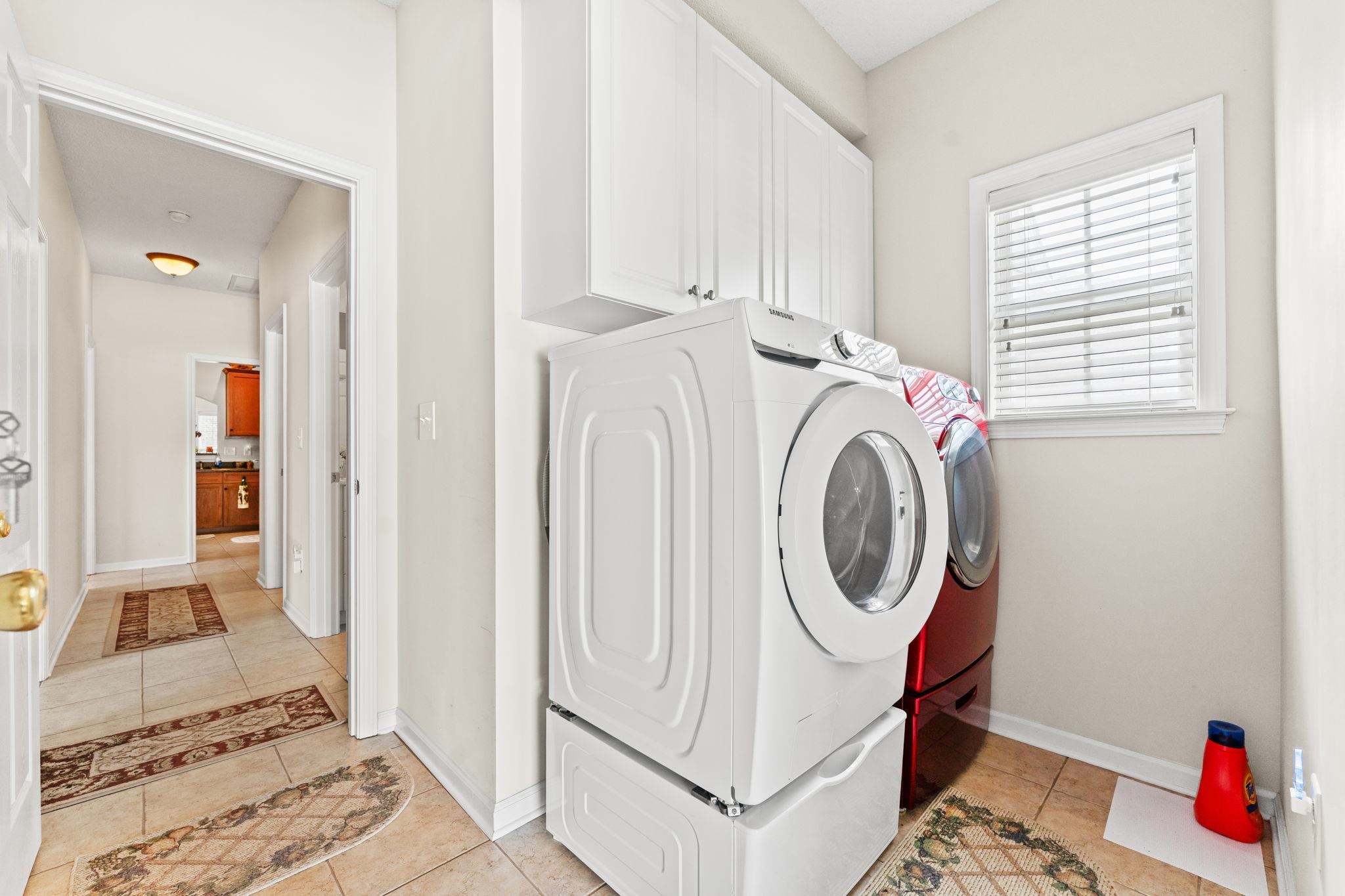 133 Maiden Ln. Property Photo 9