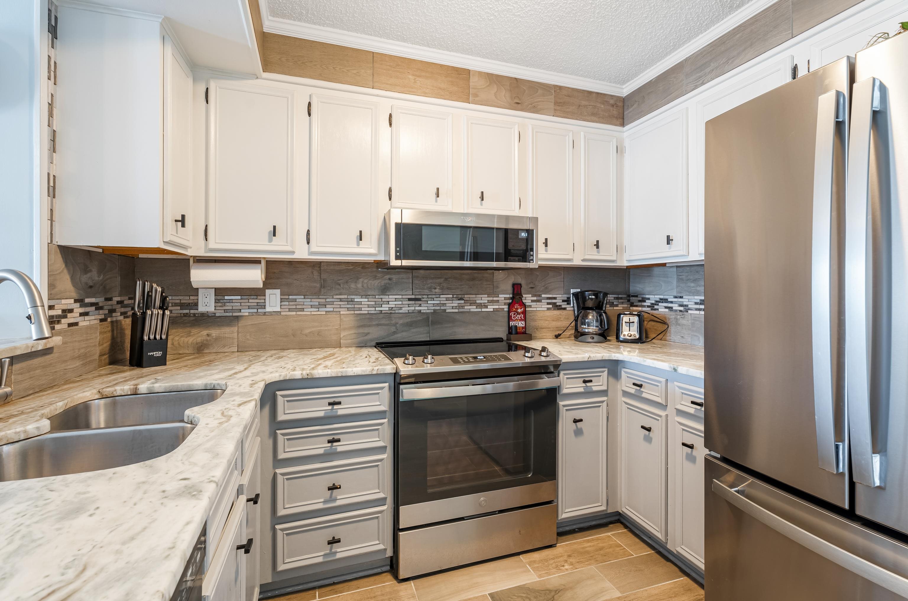 9581 Shore Dr. Property Photo 7