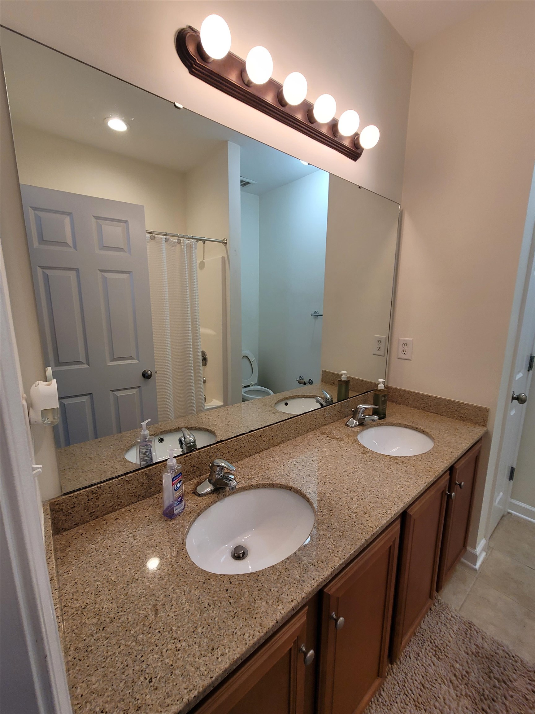 926 Price Ln. Property Photo 11