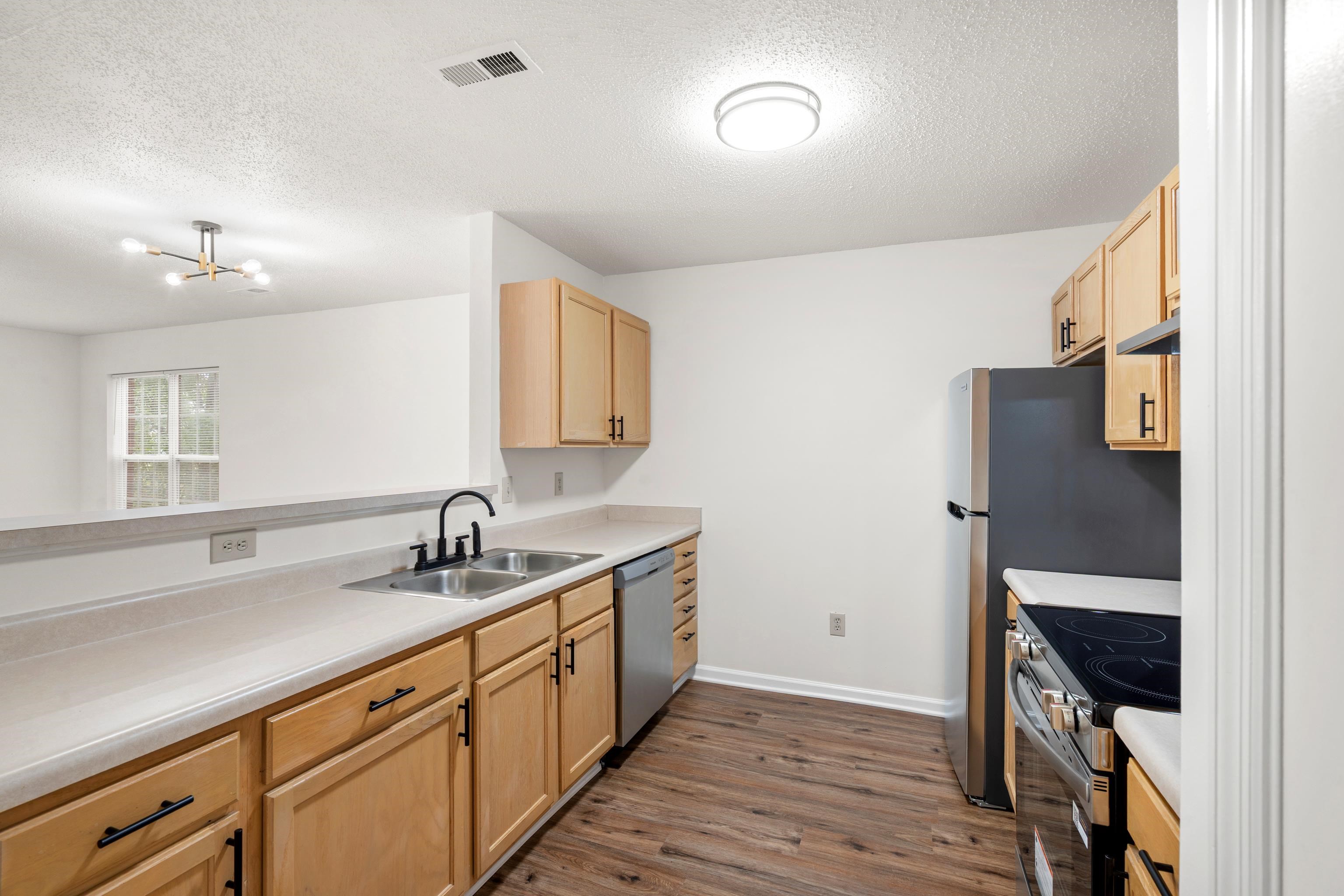 4251 Villas Dr. Property Photo 8