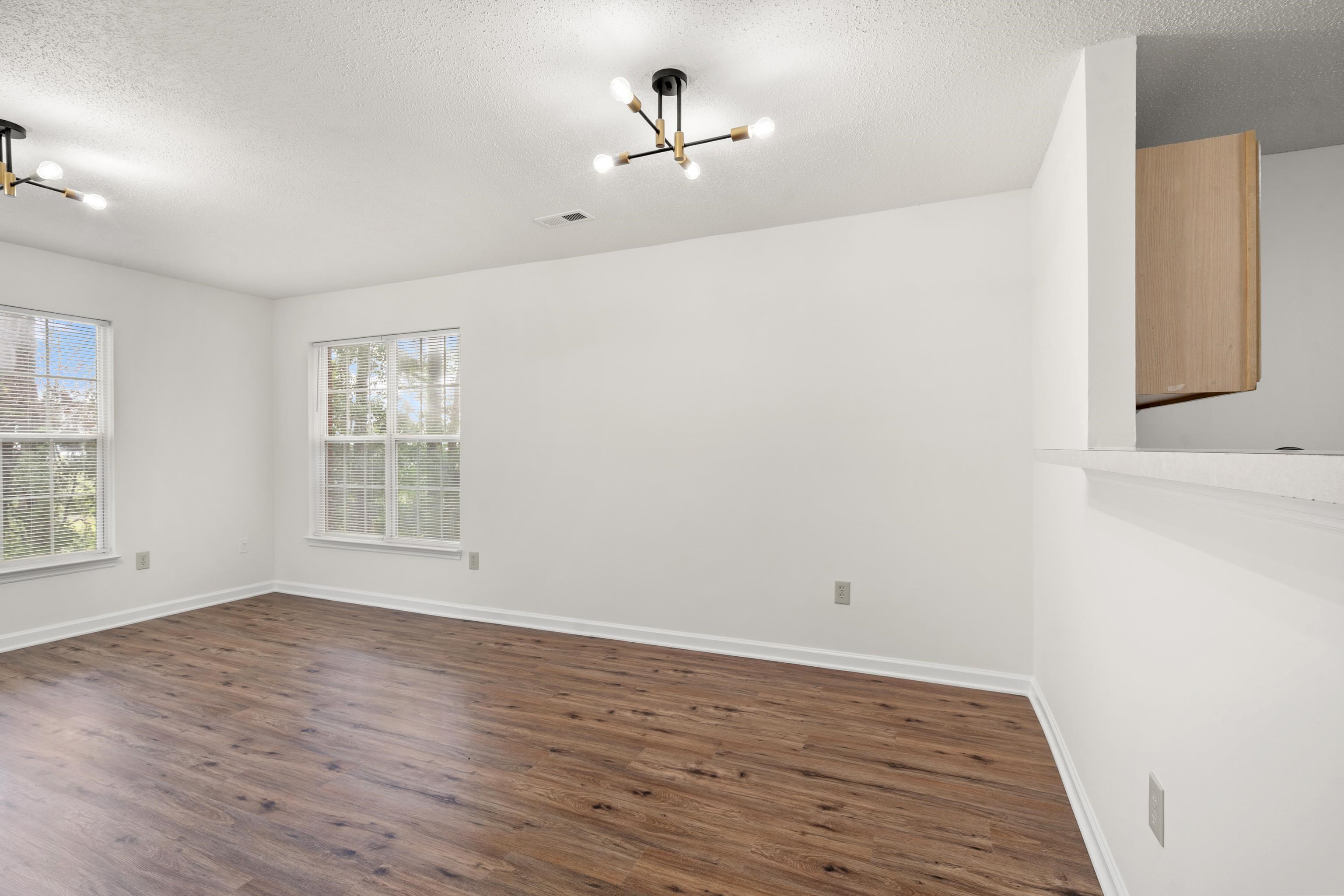 4251 Villas Dr. Property Photo 10