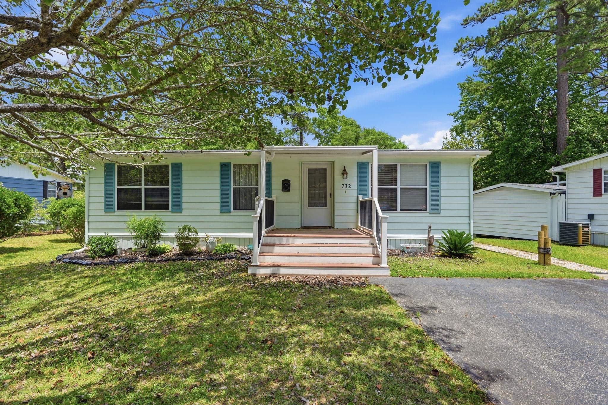 732 Raleigh Trail Property Photo 1