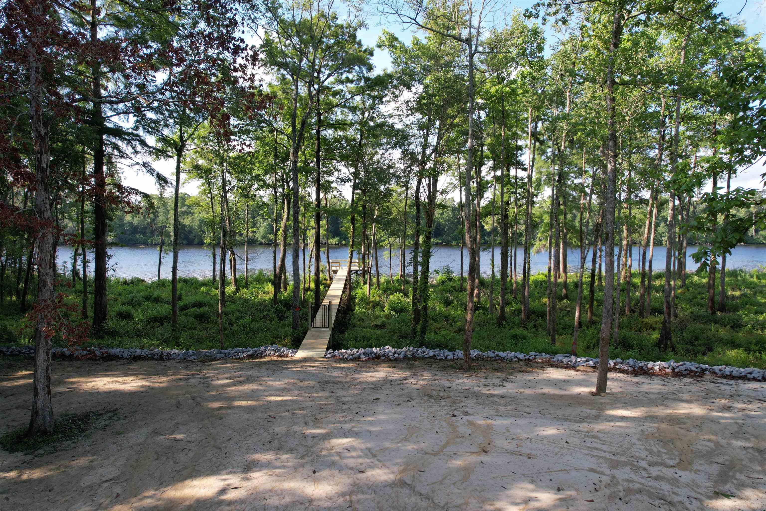 598 Comanche Dr. Property Photo