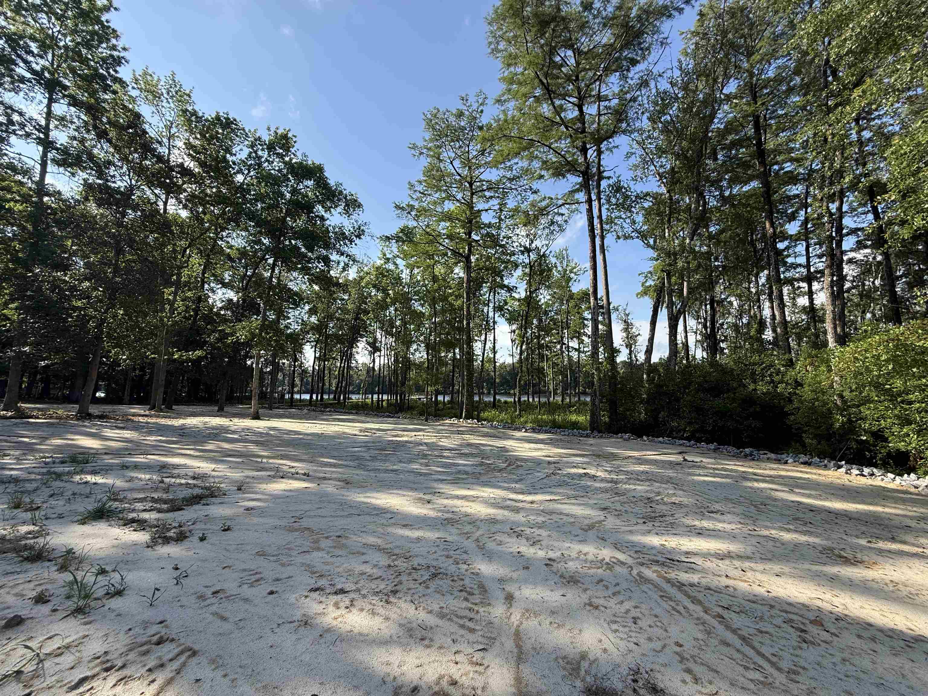 598 Comanche Dr. Property Photo 8