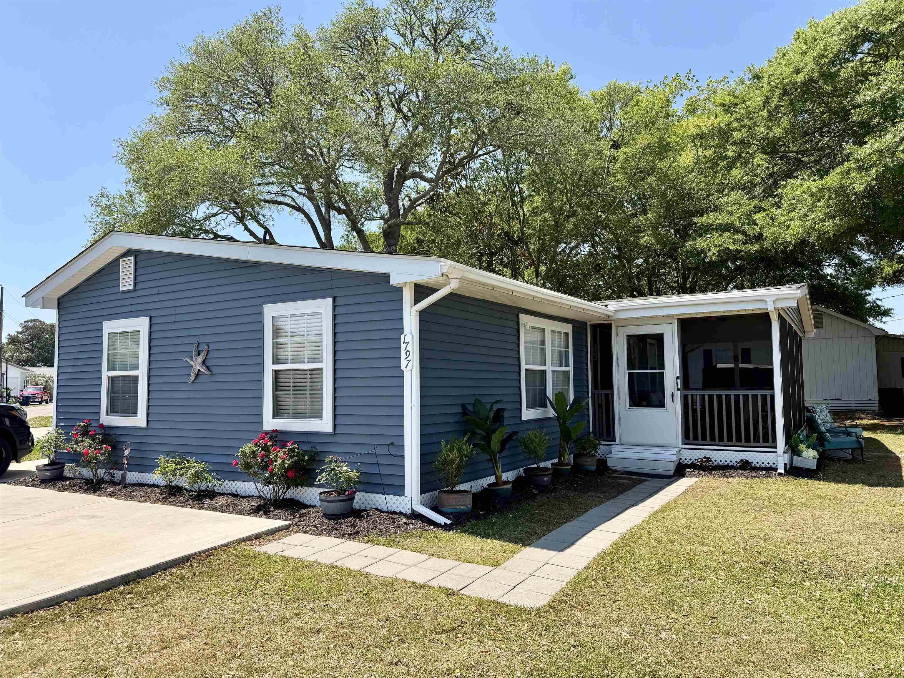 1797 Falcon Property Photo 2