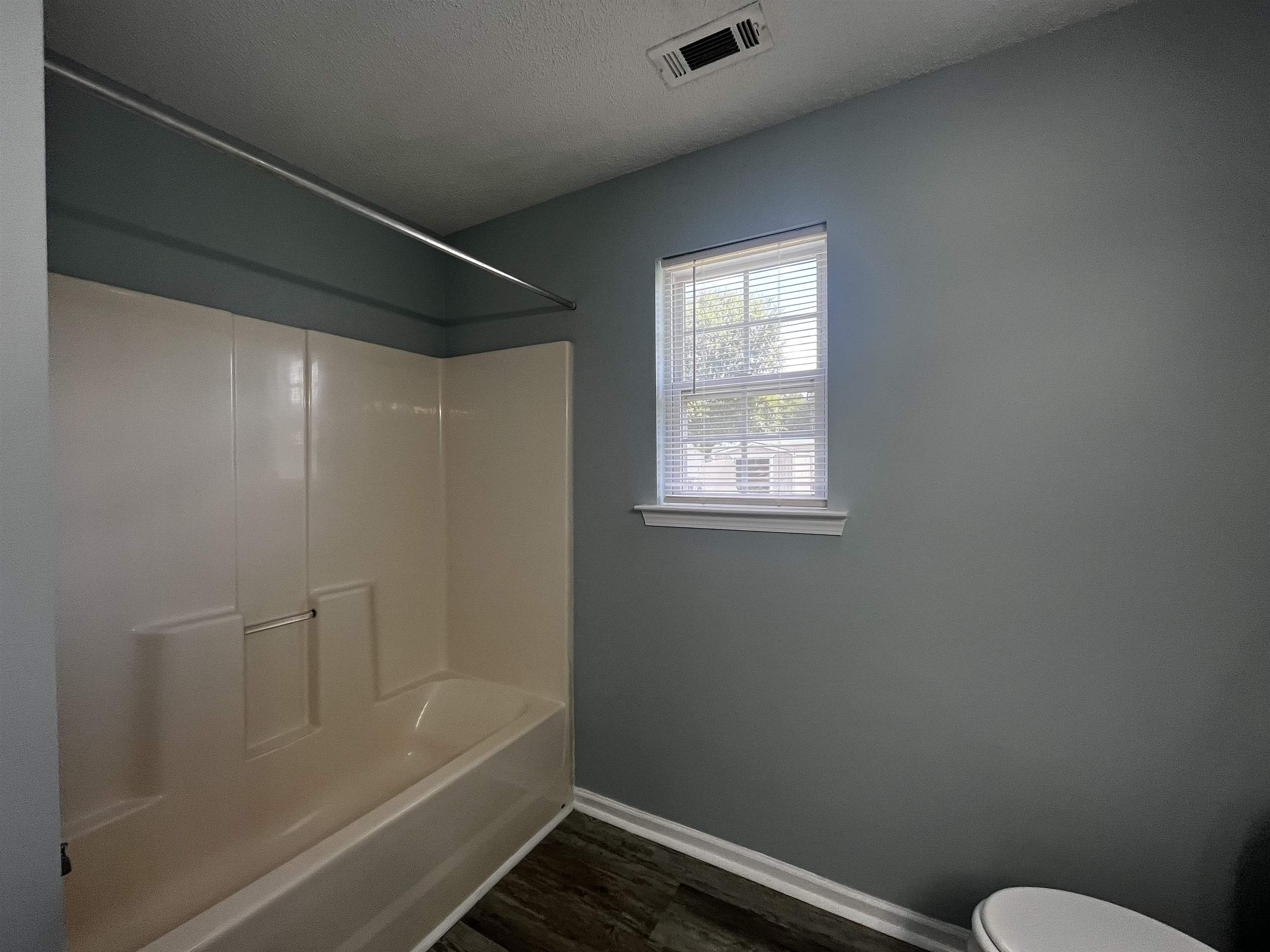 1204 Midvale Dr. Property Photo 11