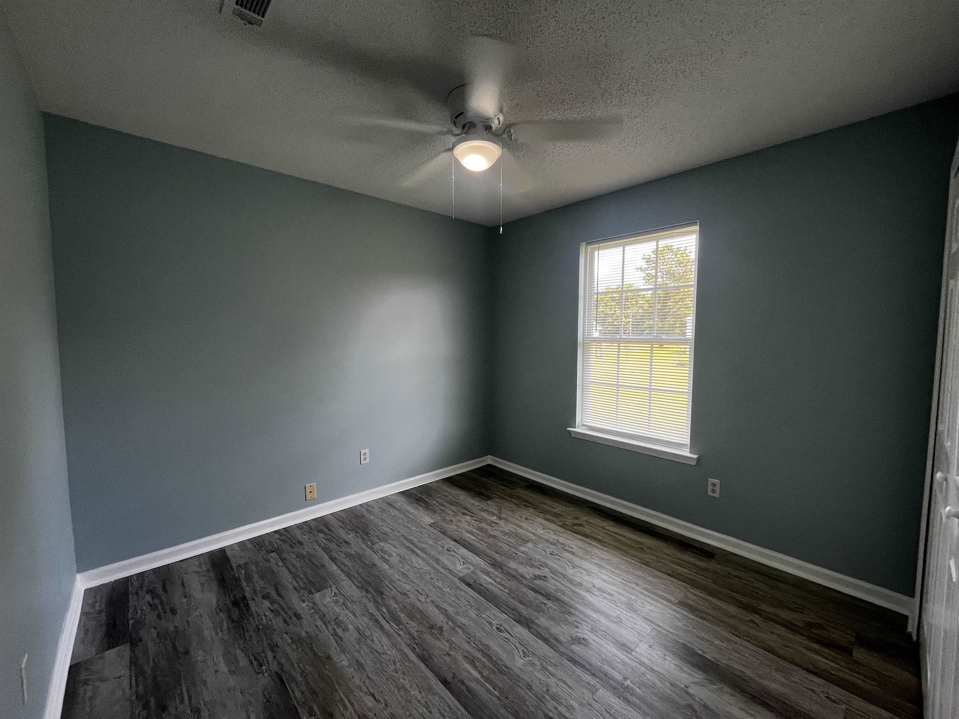 1204 Midvale Dr. Property Photo 14