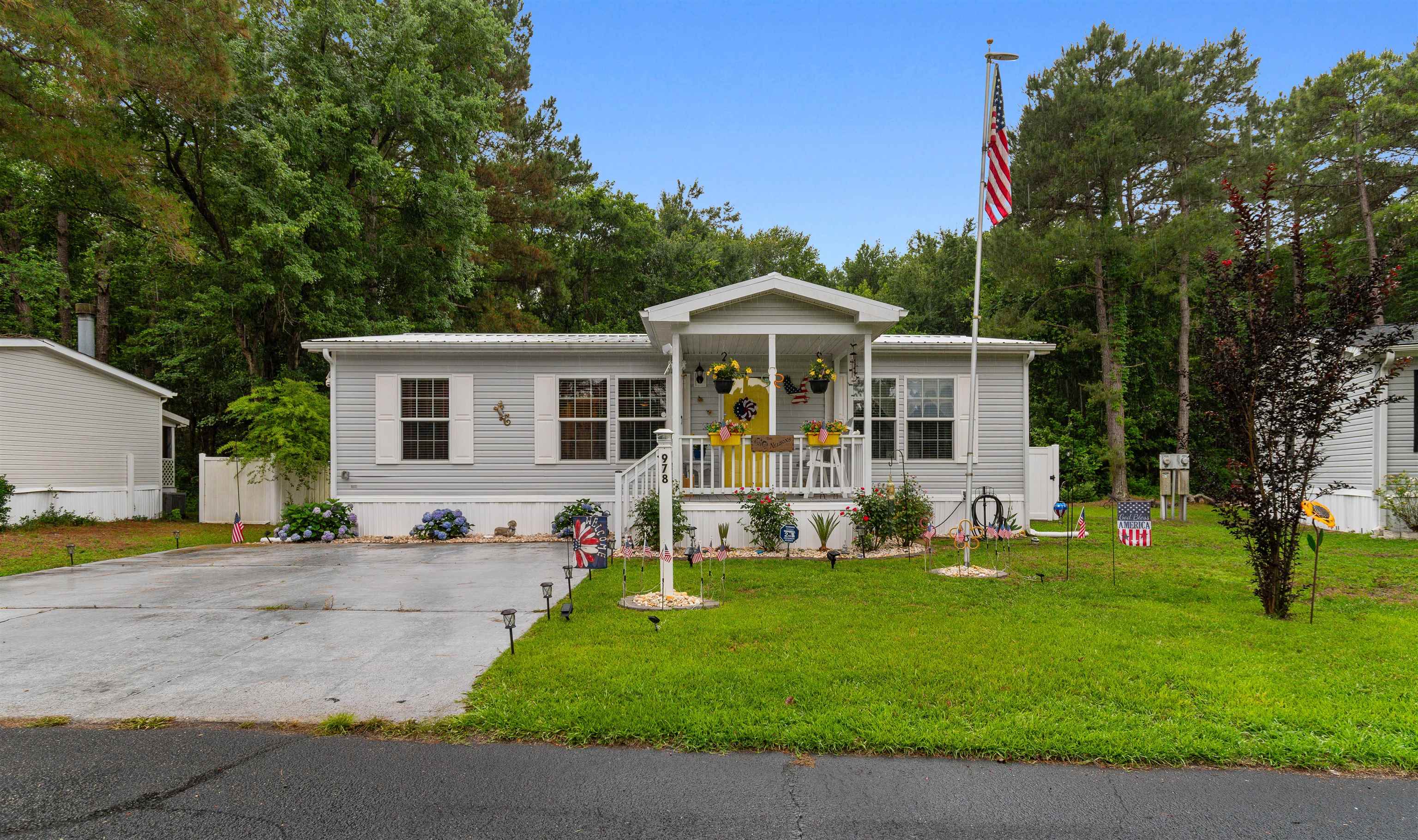 978 Jamestown Rd. Property Photo 1