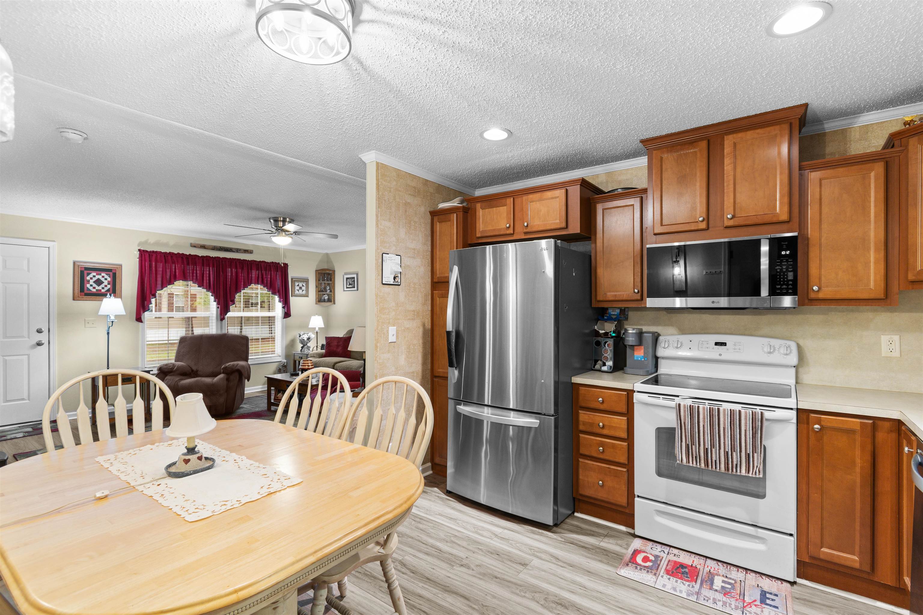 978 Jamestown Rd. Property Photo 8