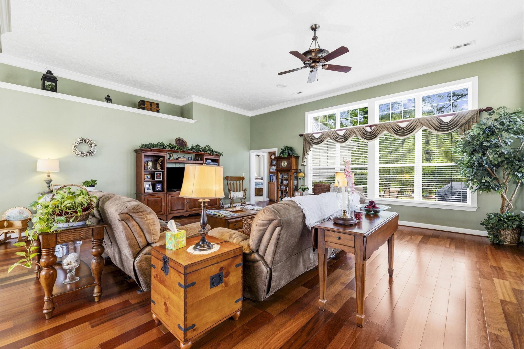 109 Wicklow Dr. Property Photo 6