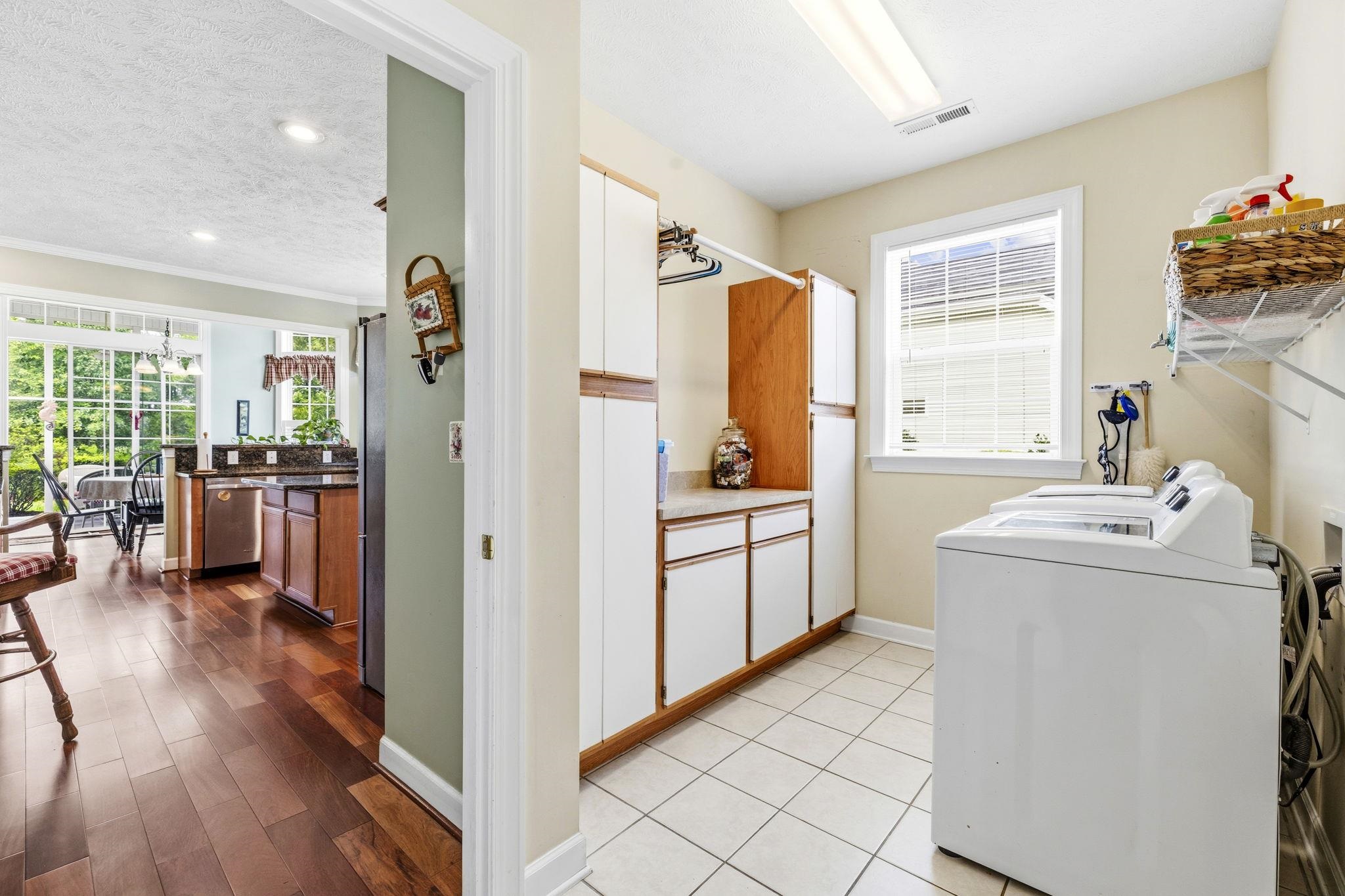 109 Wicklow Dr. Property Photo 15