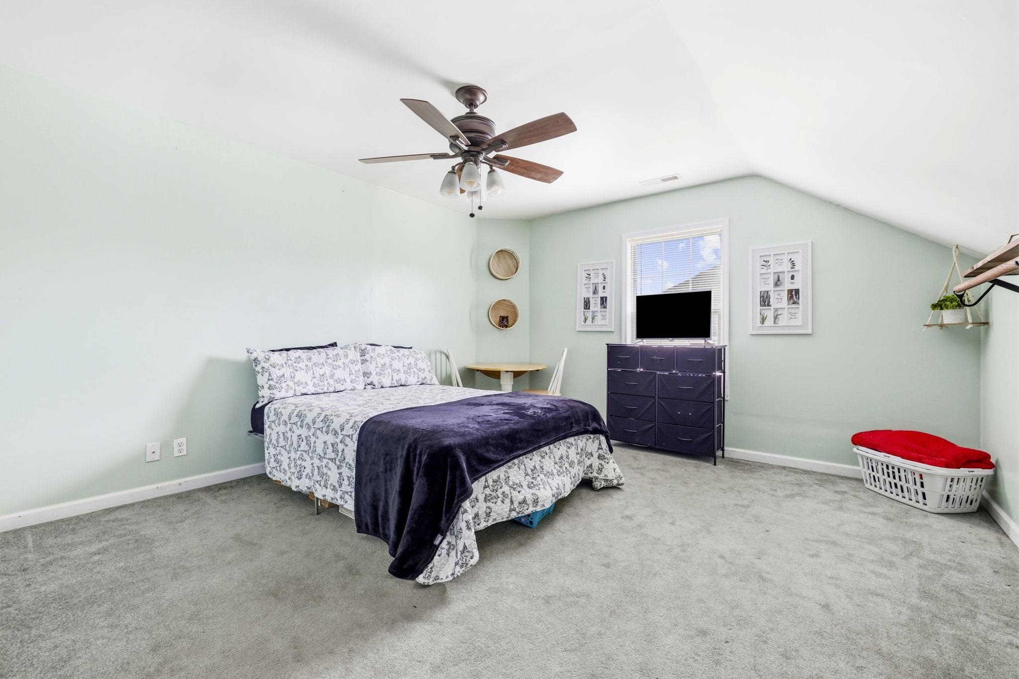 109 Wicklow Dr. Property Photo 29