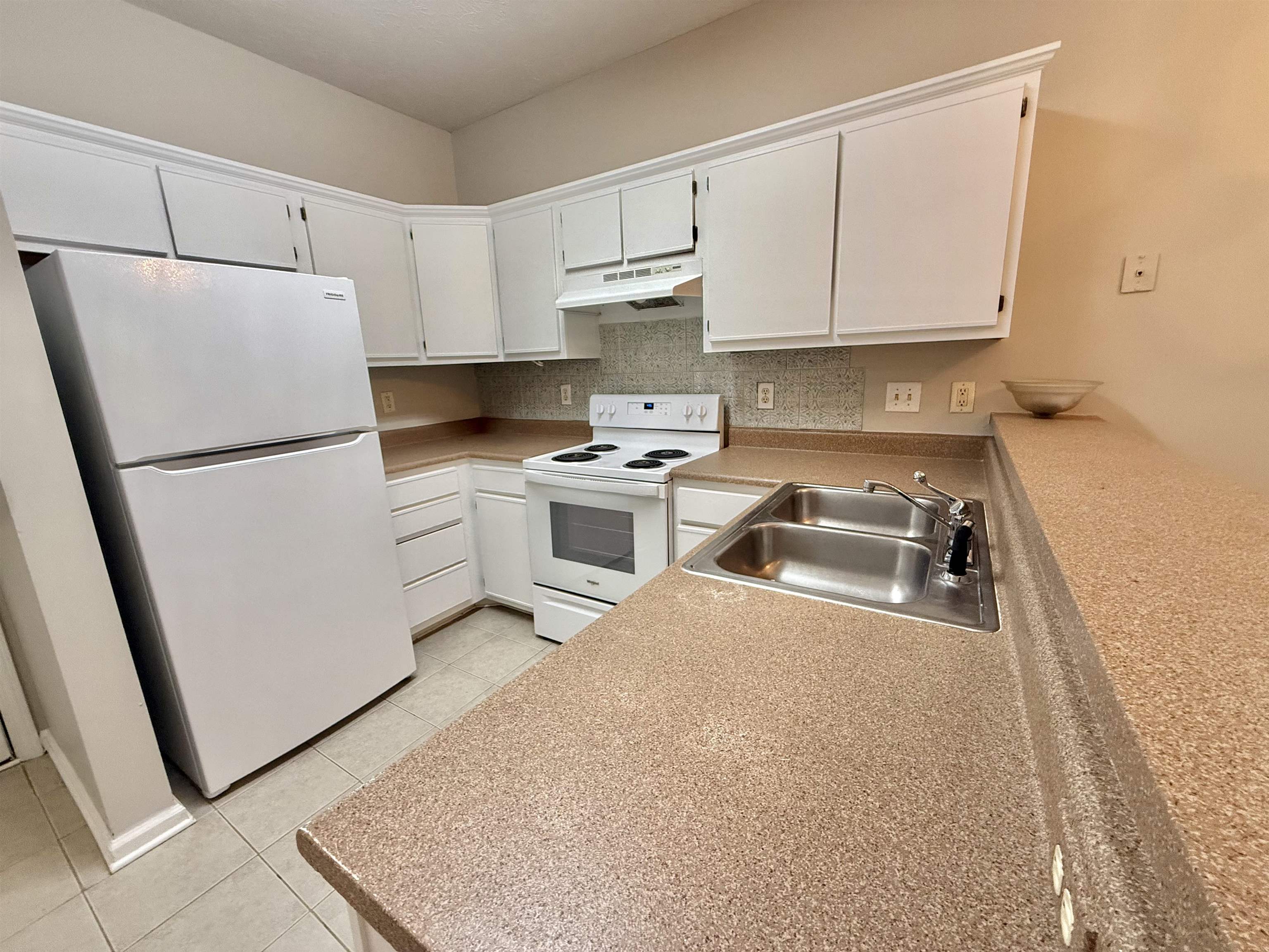 492 River Oaks Dr. Property Photo 5