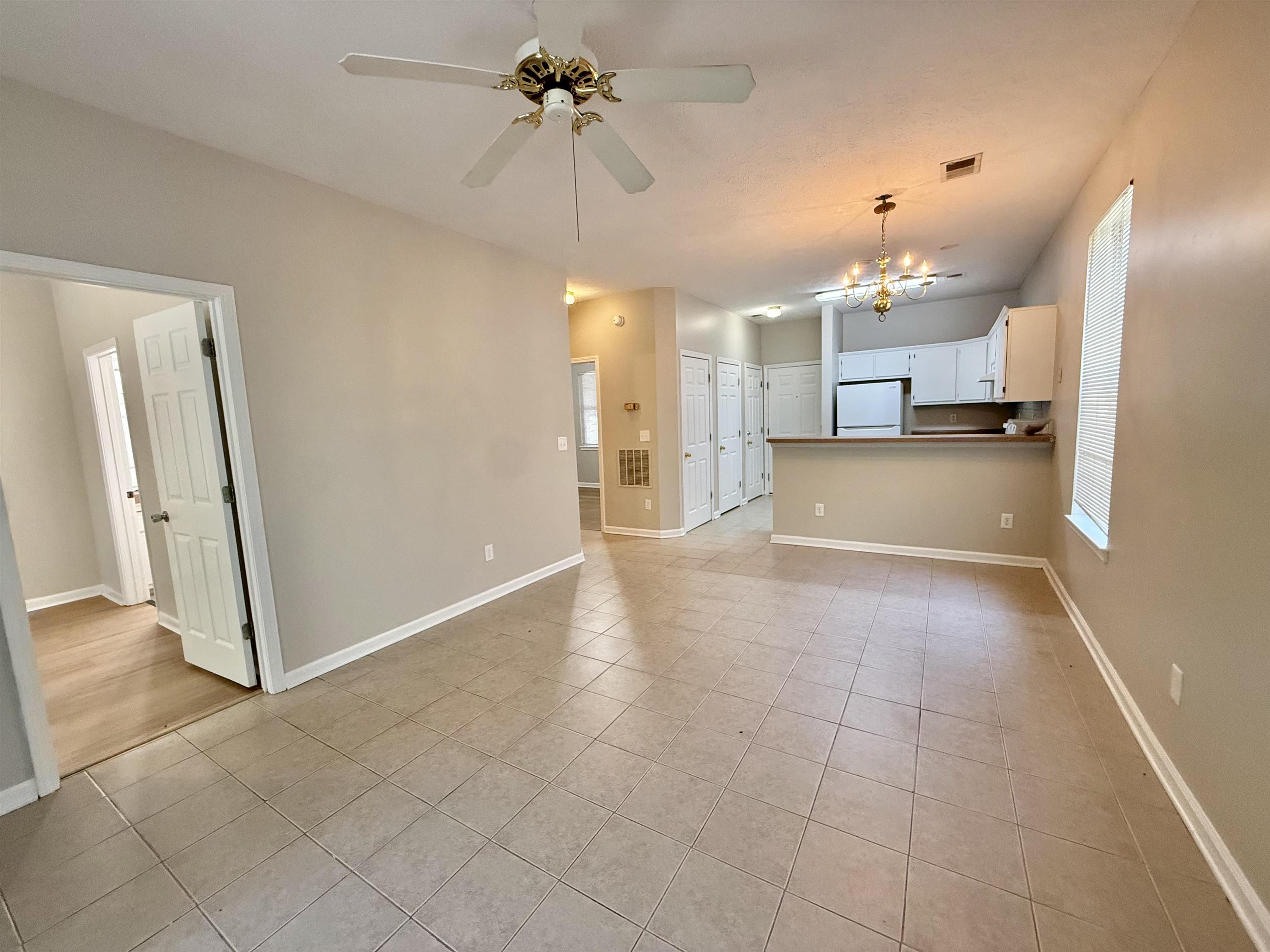 492 River Oaks Dr. Property Photo 8