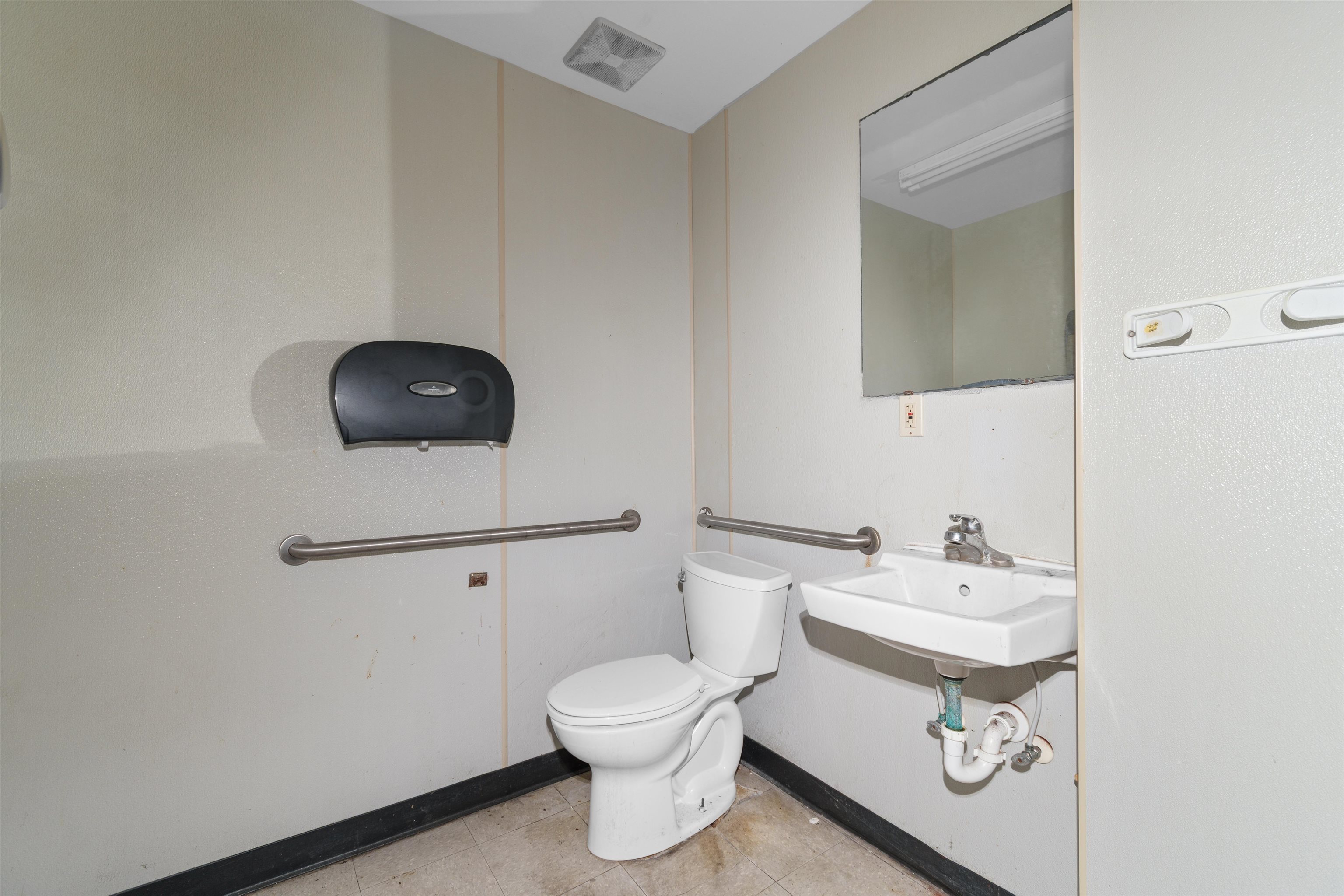 480 Nelson Blvd. Property Photo 28