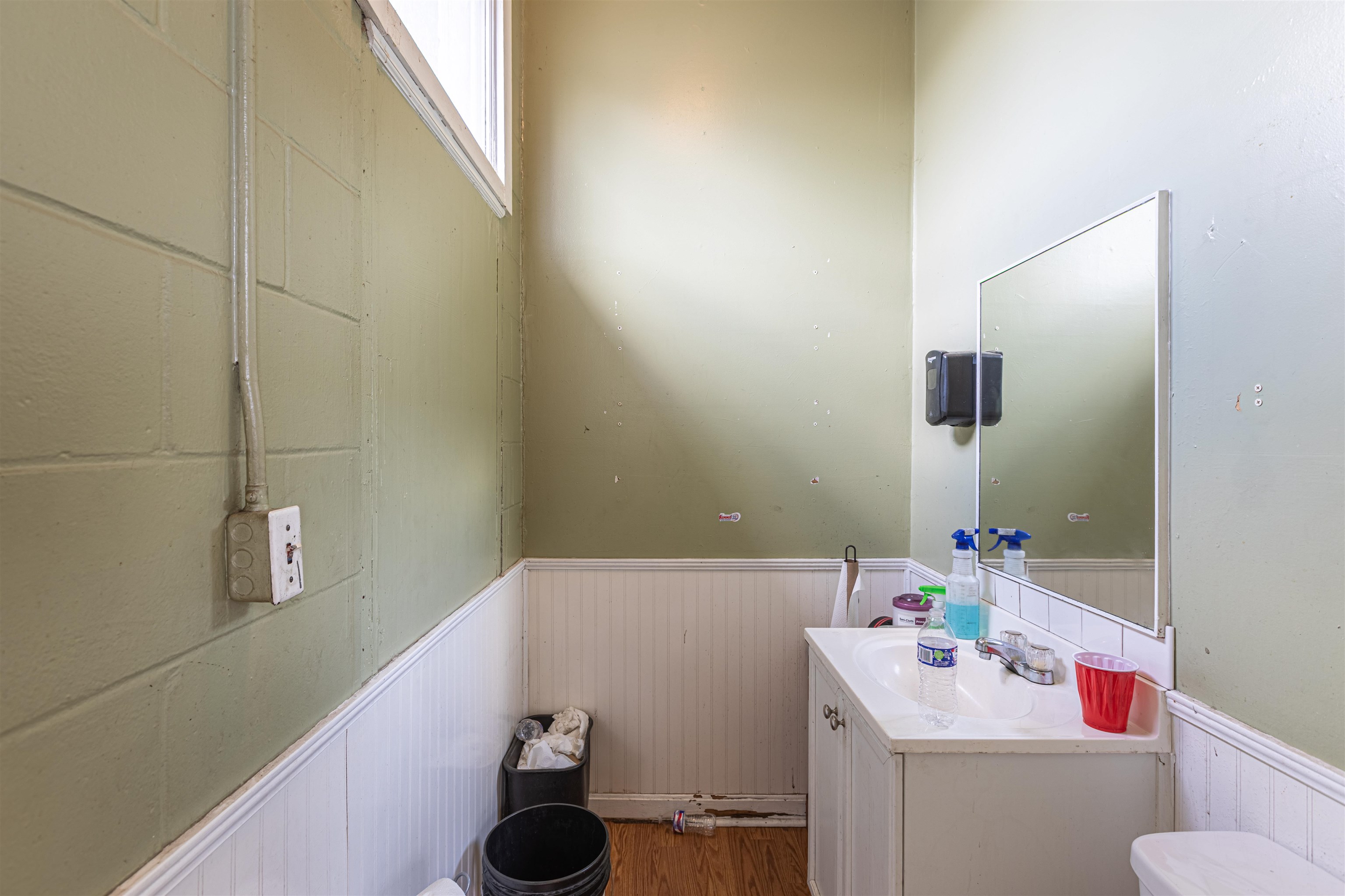 112 East Main St. Property Photo 12