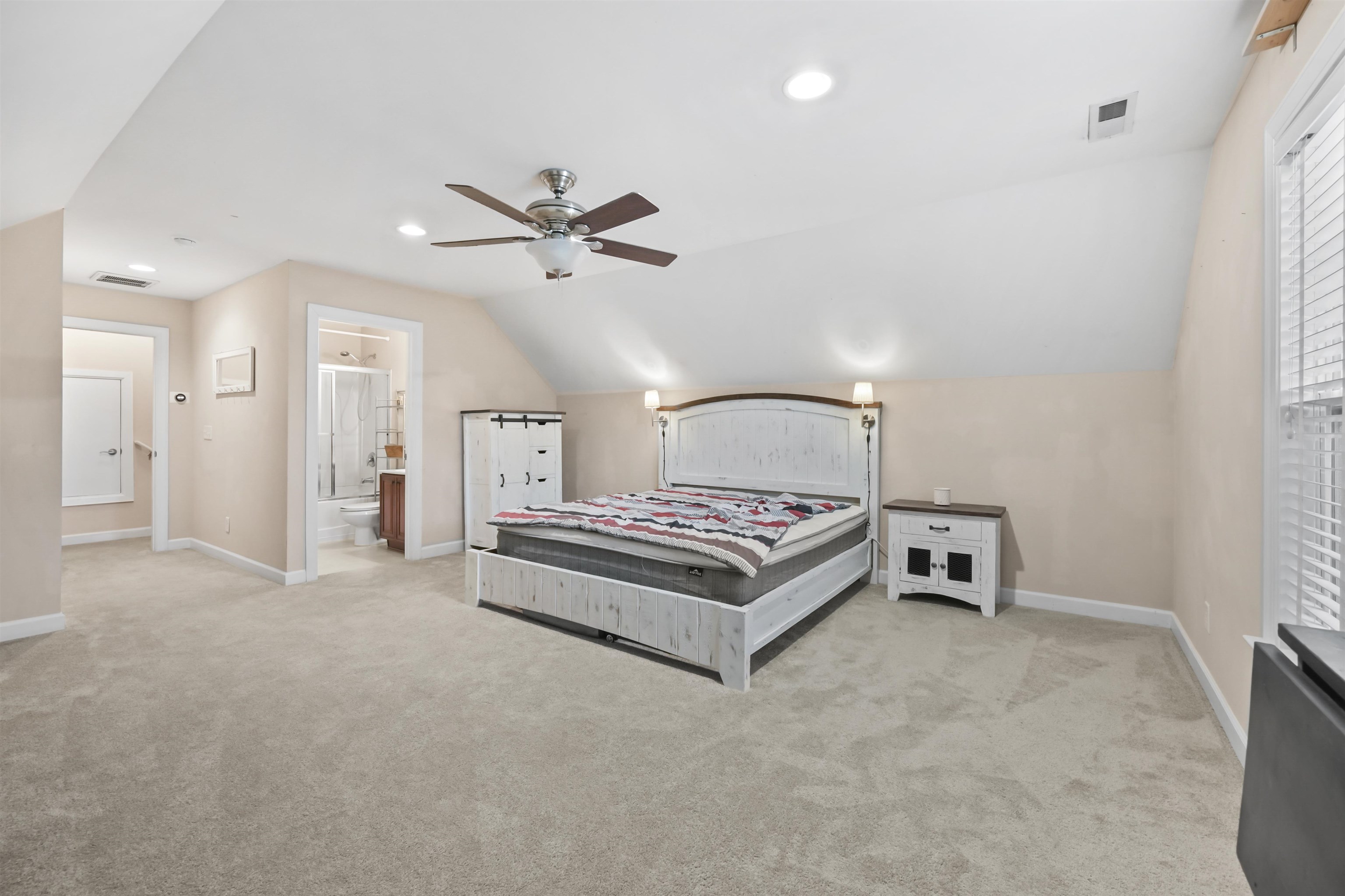 499 Trestle Way Property Photo 32