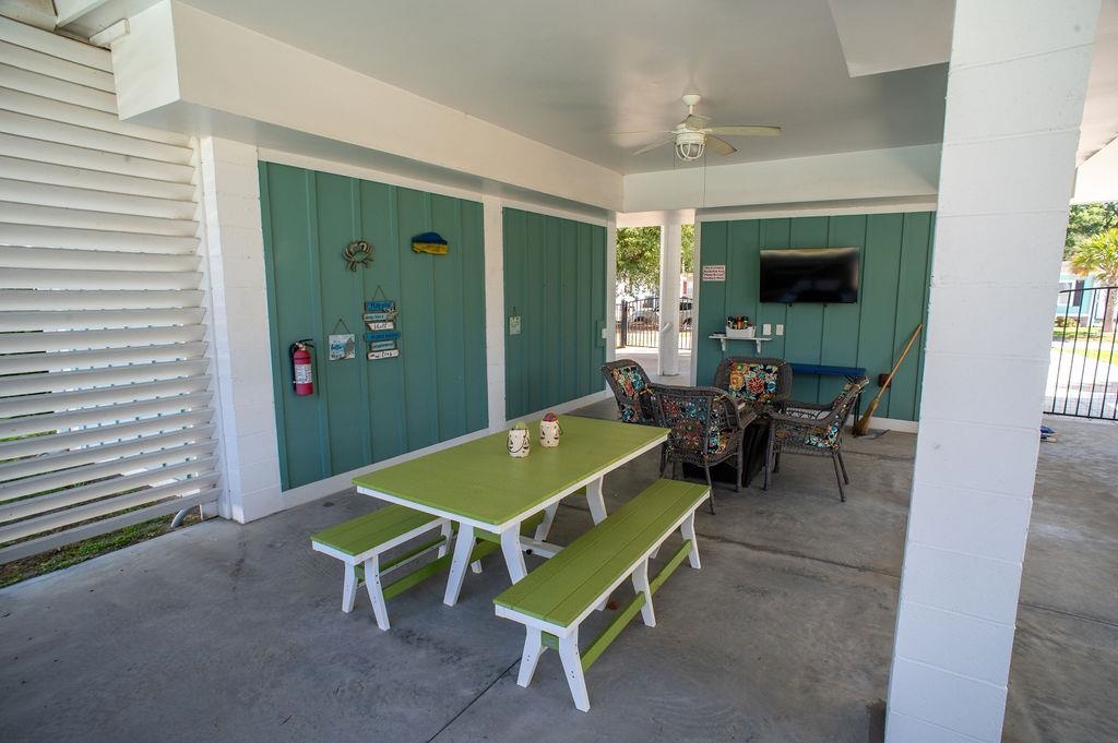 429 Oak Ave. Property Photo 8