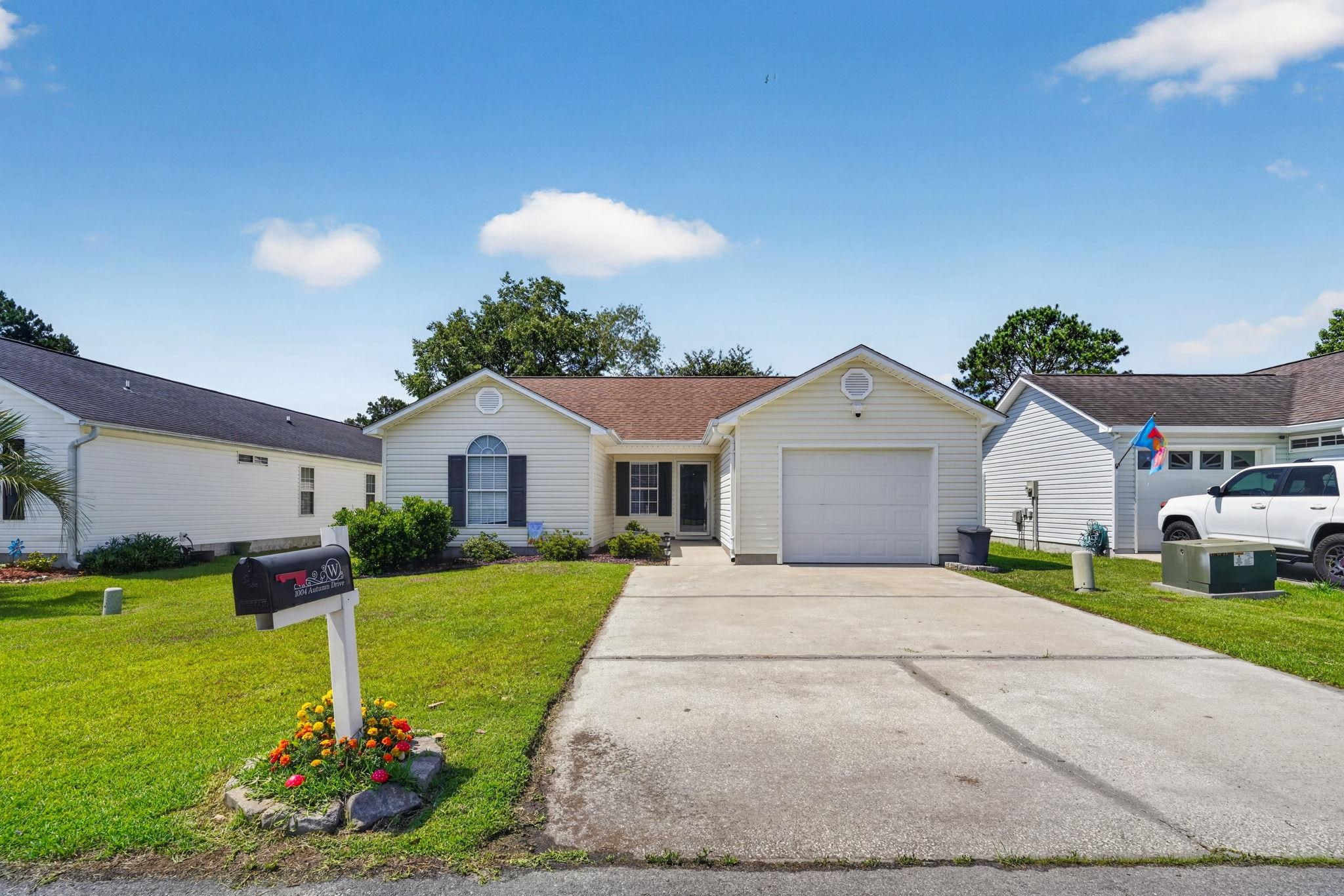 1004 Autumn Dr. Property Photo 1