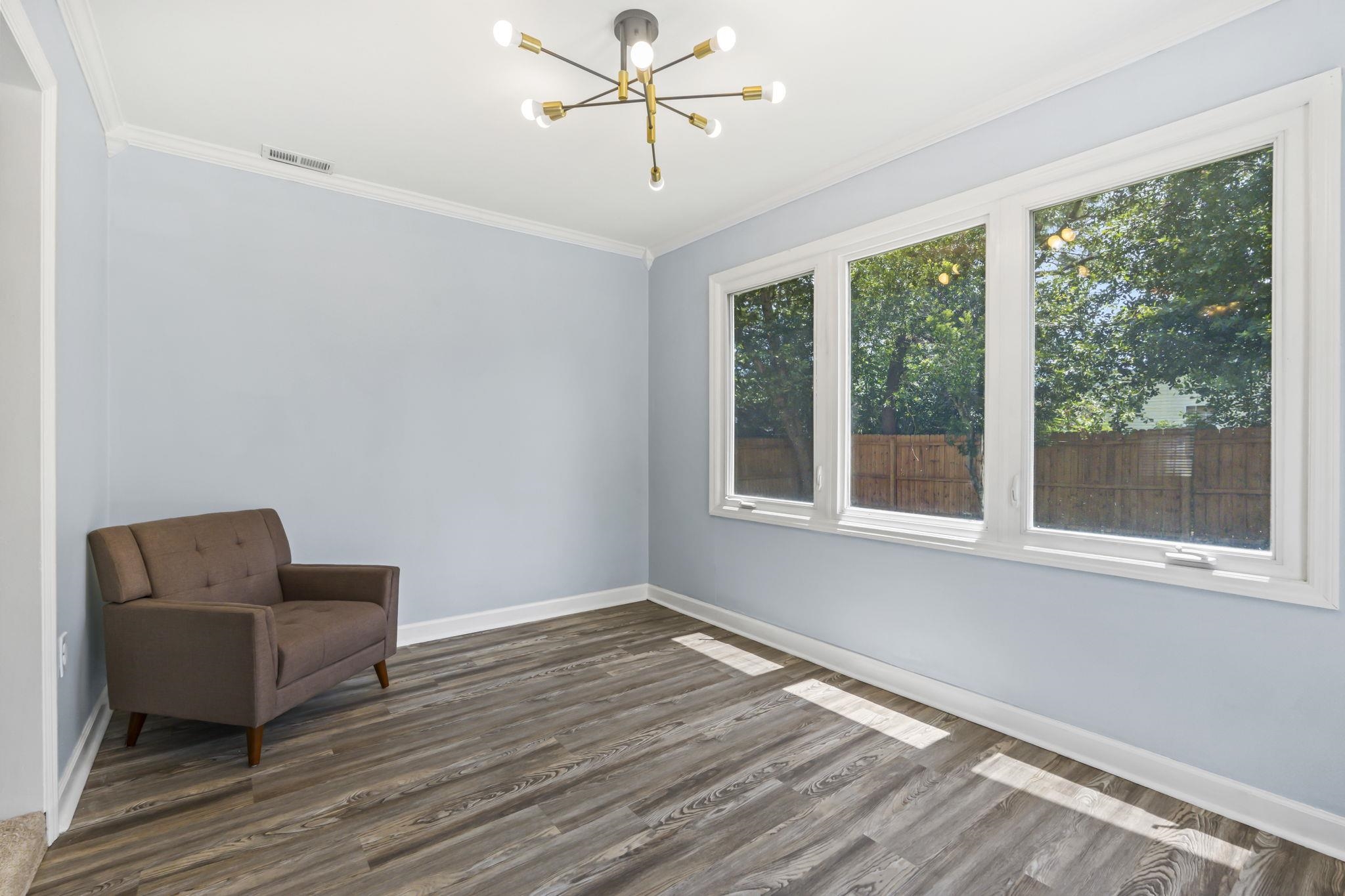 1004 Autumn Dr. Property Photo 9