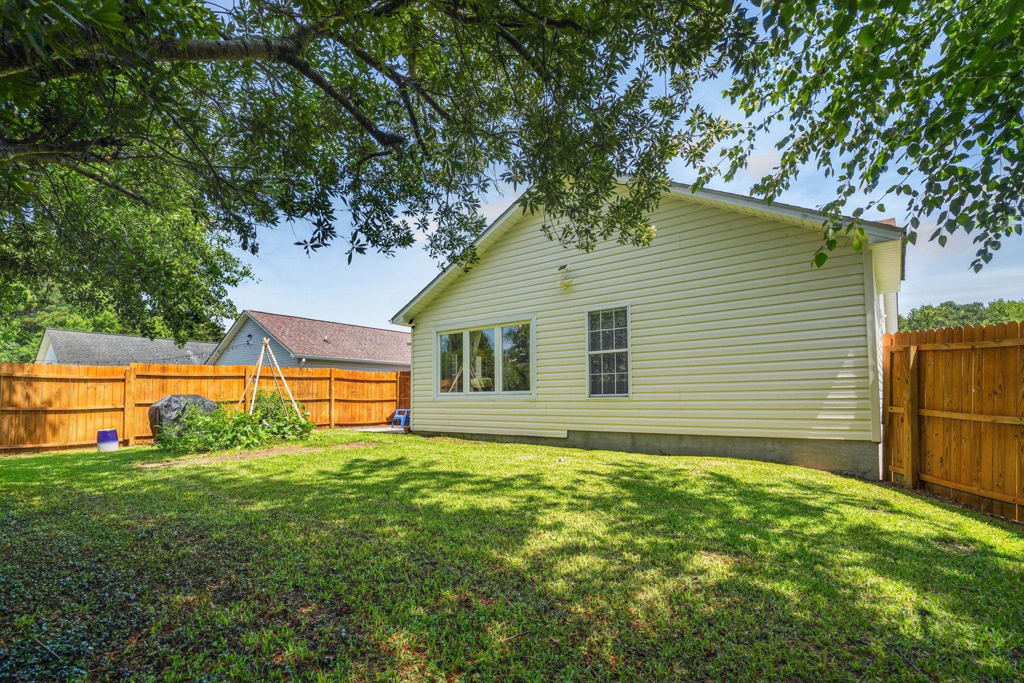 1004 Autumn Dr. Property Photo 14