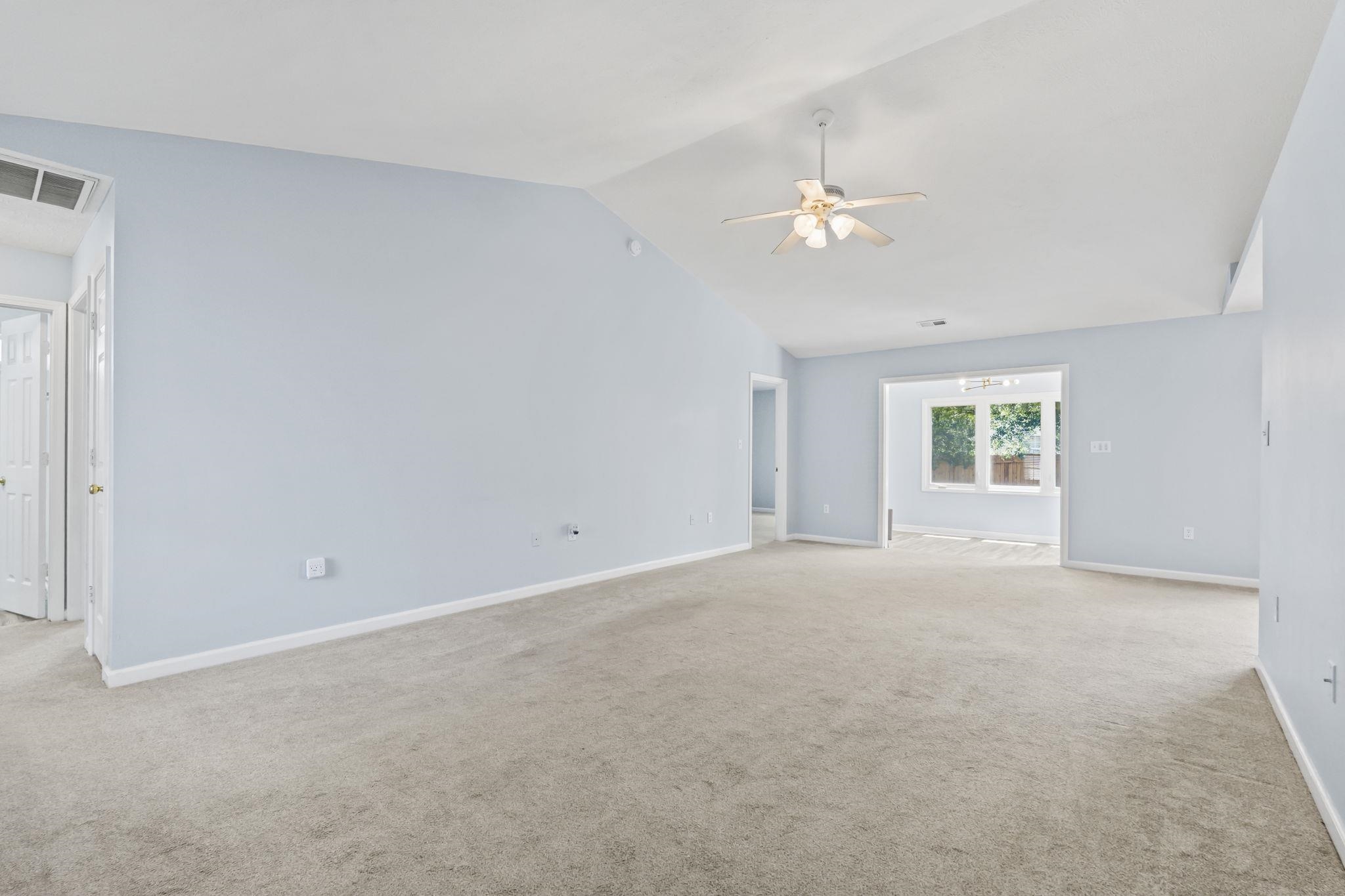 1004 Autumn Dr. Property Photo 16