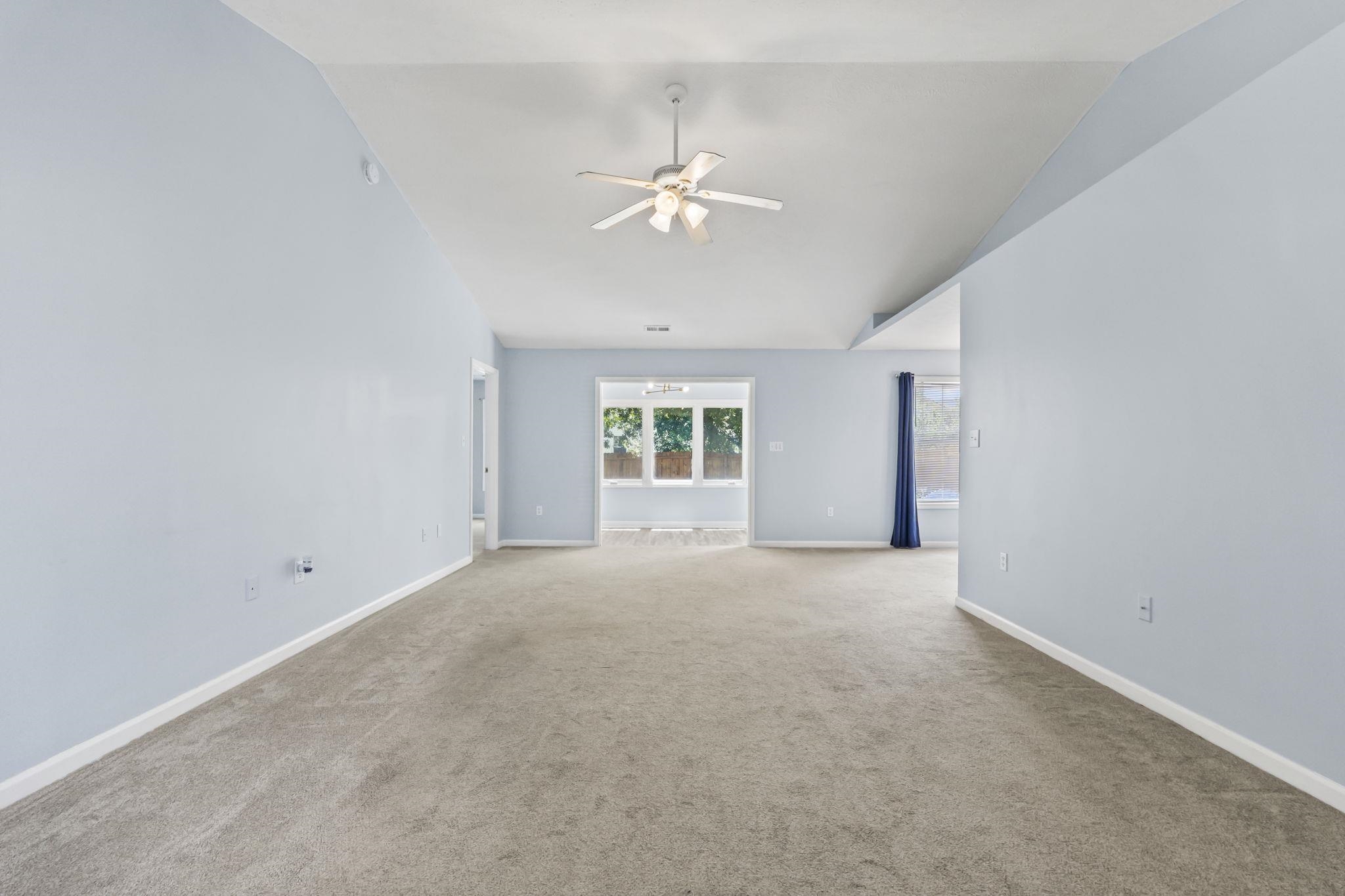 1004 Autumn Dr. Property Photo 18