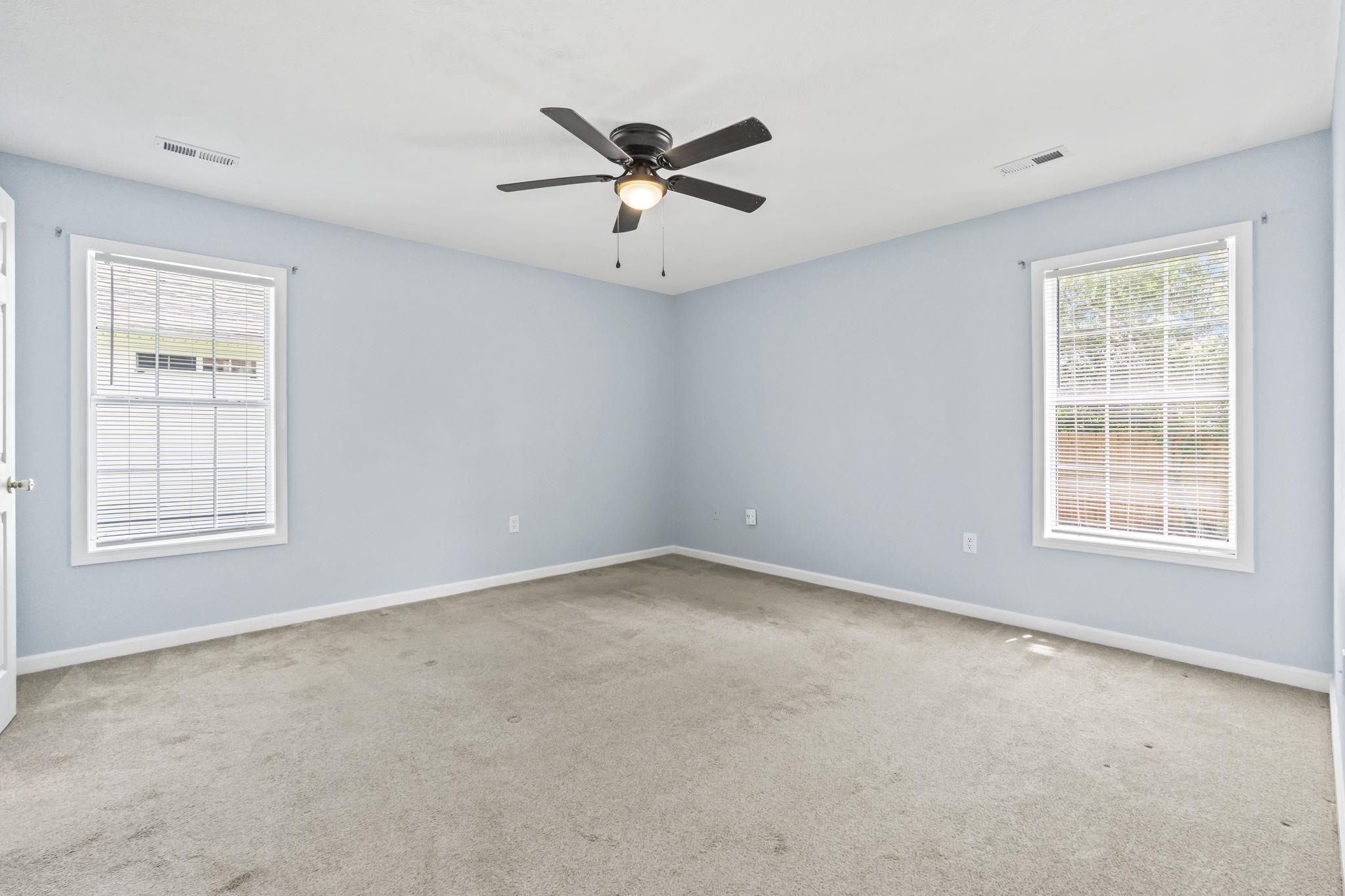 1004 Autumn Dr. Property Photo 28