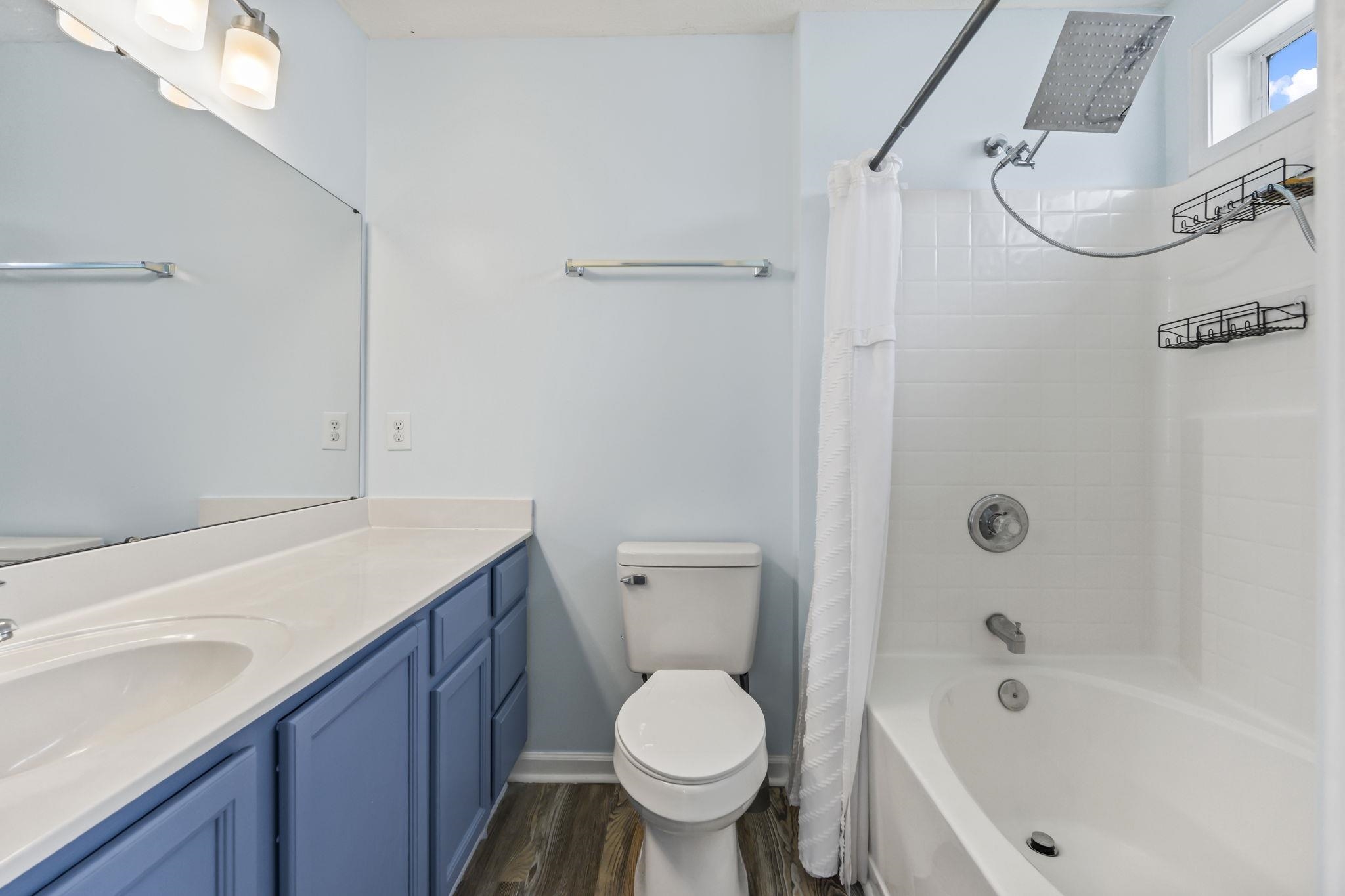 1004 Autumn Dr. Property Photo 32