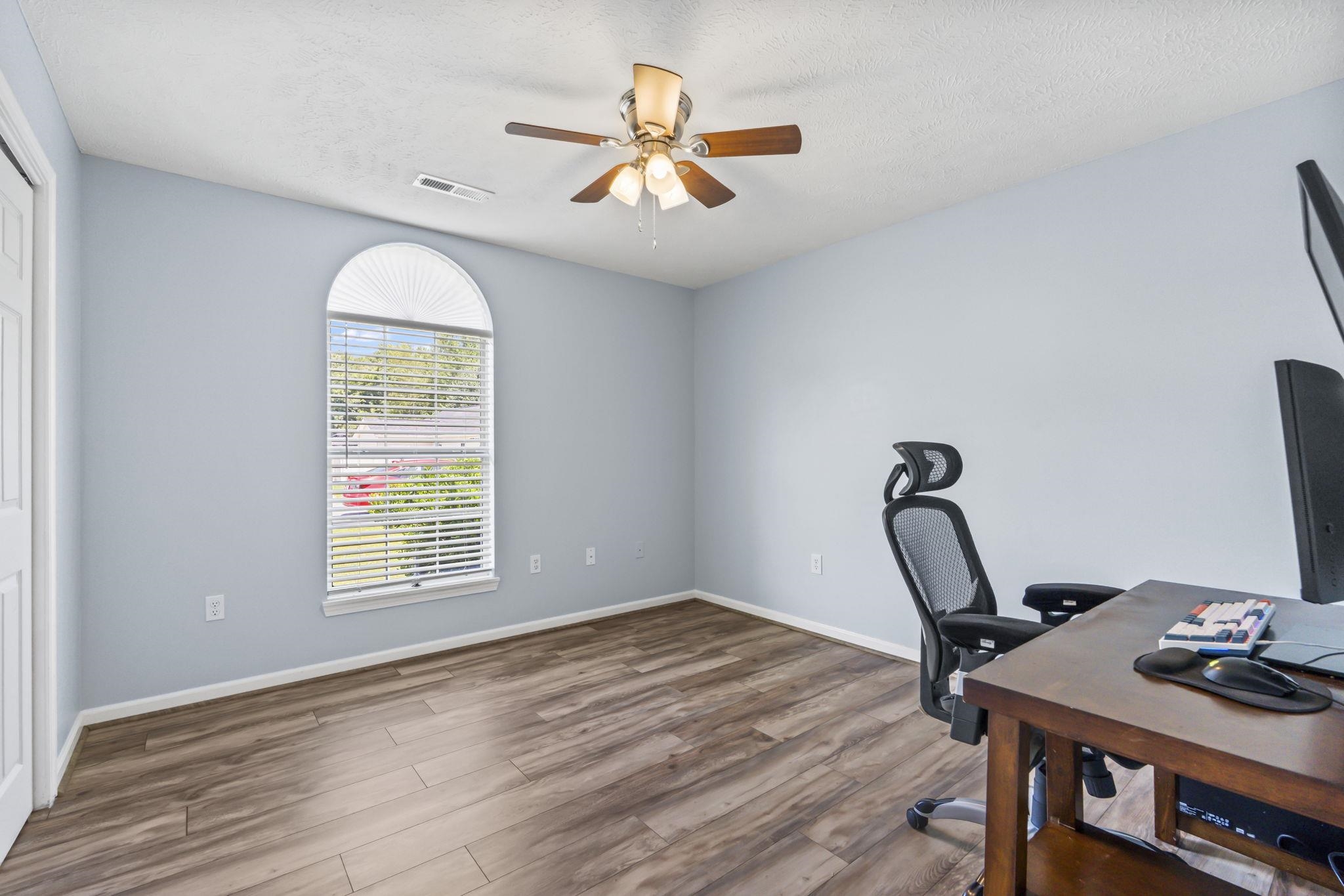 1004 Autumn Dr. Property Photo 38