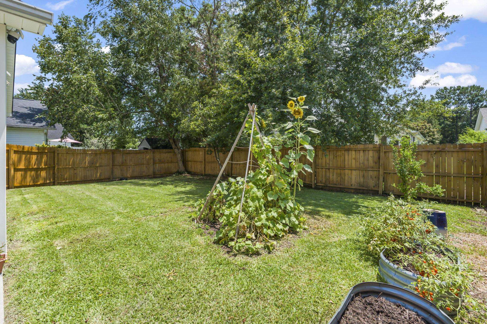 1004 Autumn Dr. Property Photo 43