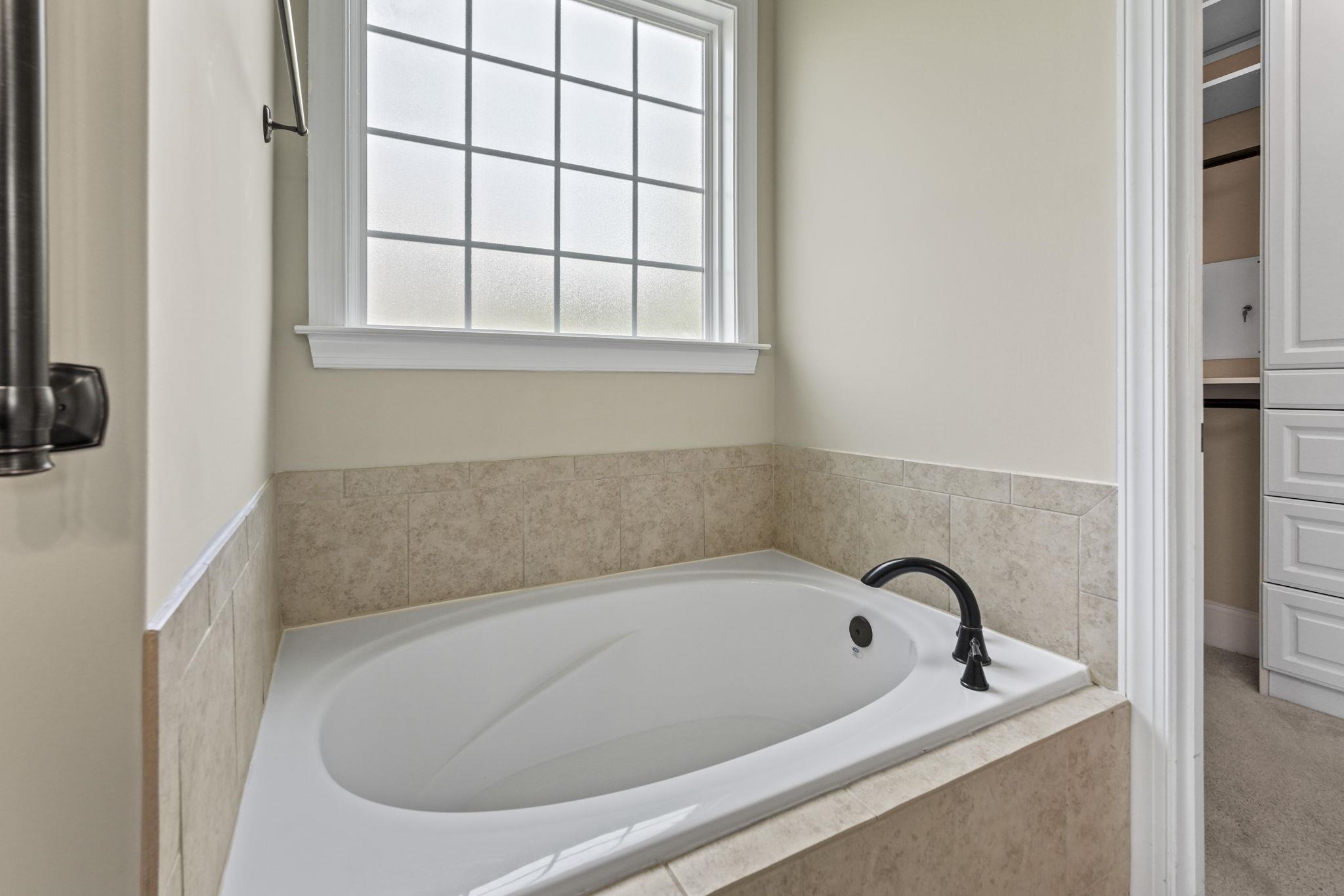 813 Covelo Ln. Property Photo 27