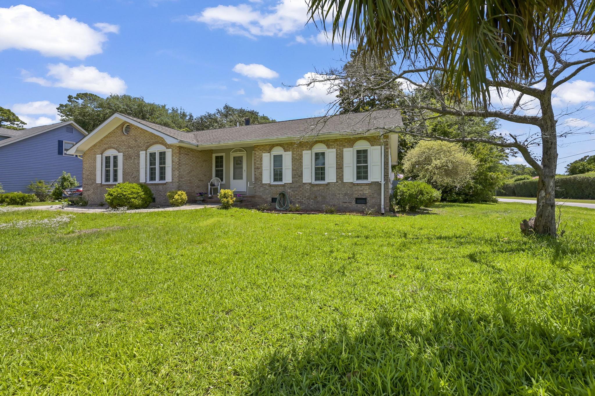 7600 Driftwood Dr. Property Photo 1